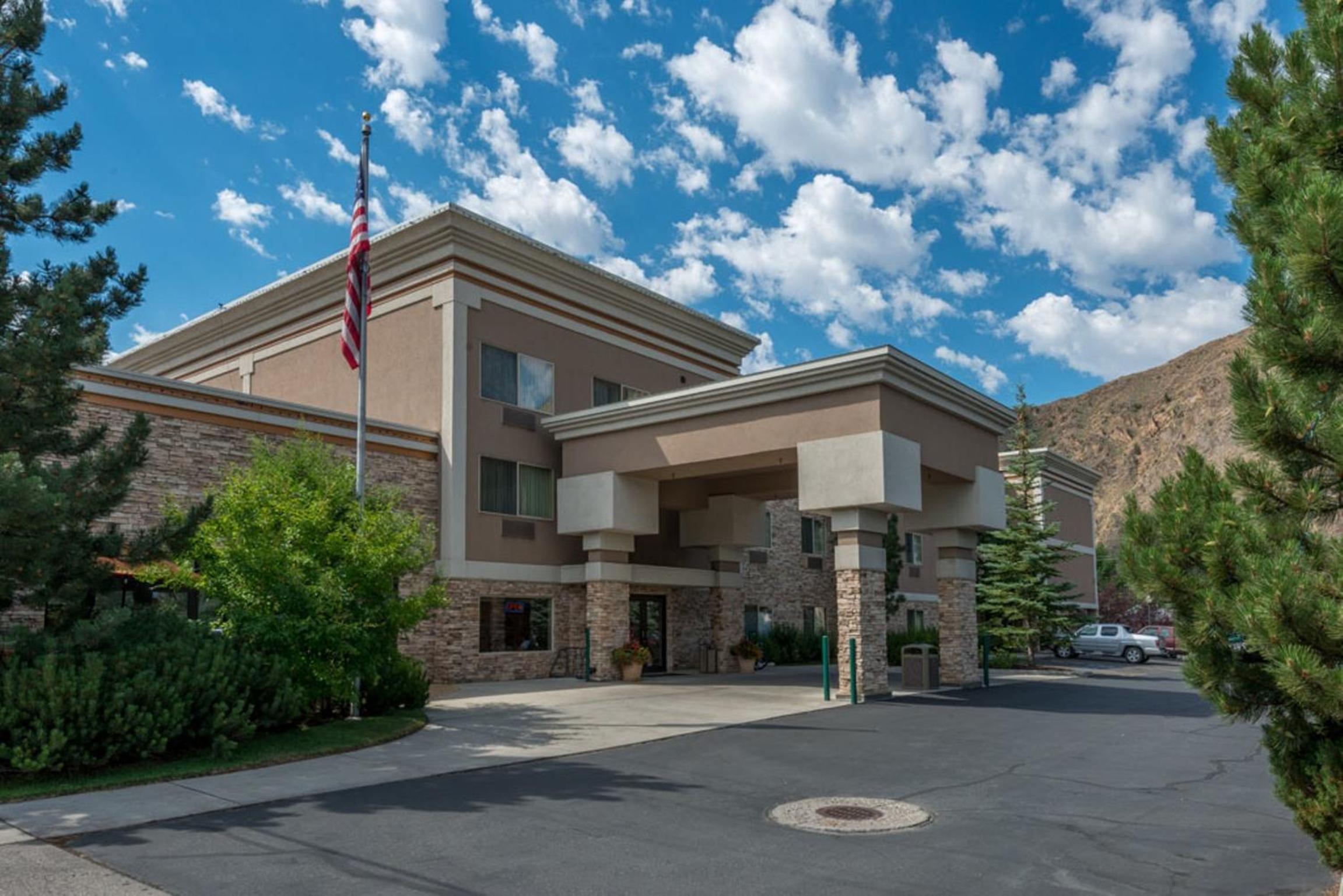 Wood River Inn  Suite - Property Image 34