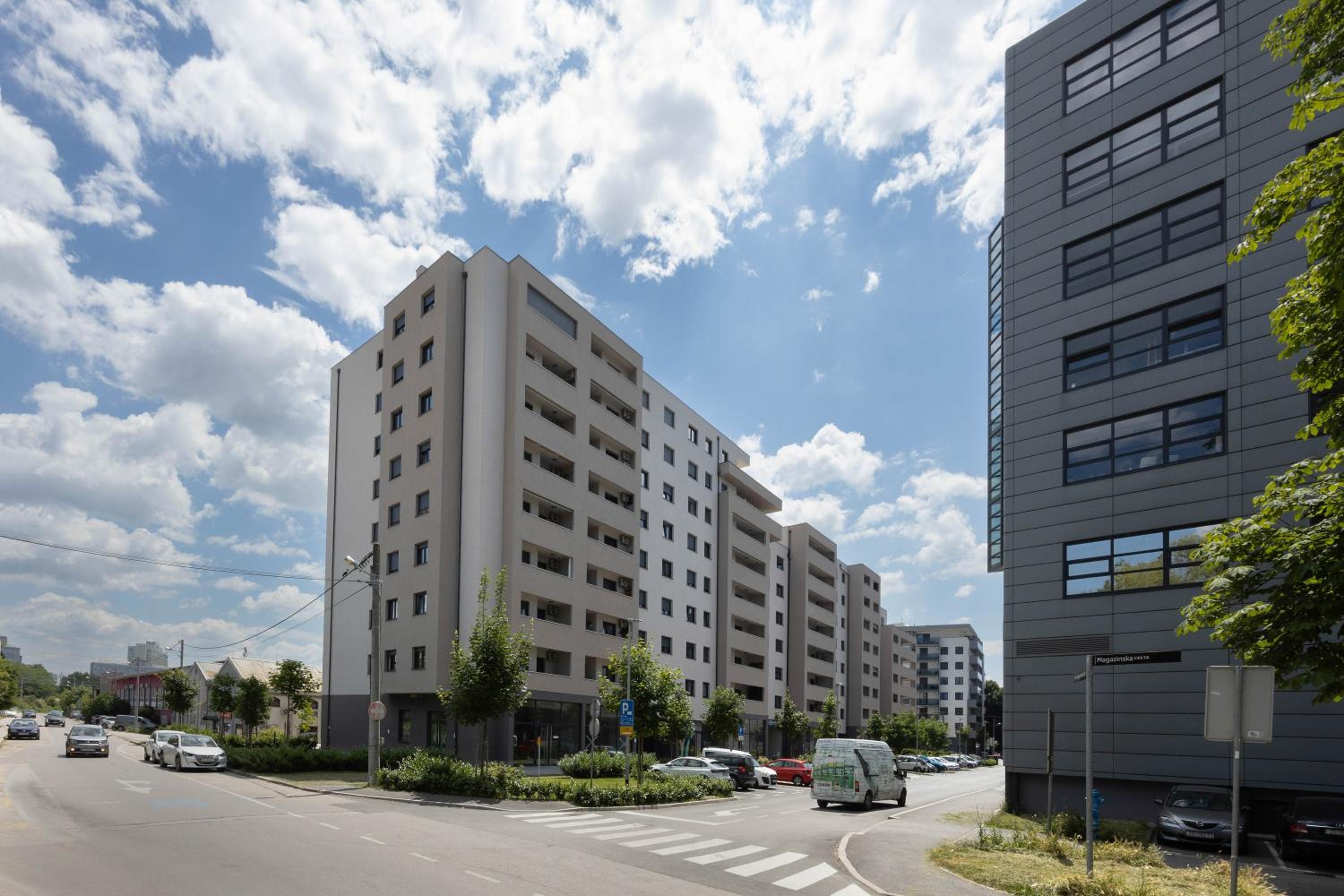 Stylish 2BDR Apartment with balcony- Free Garage view 5