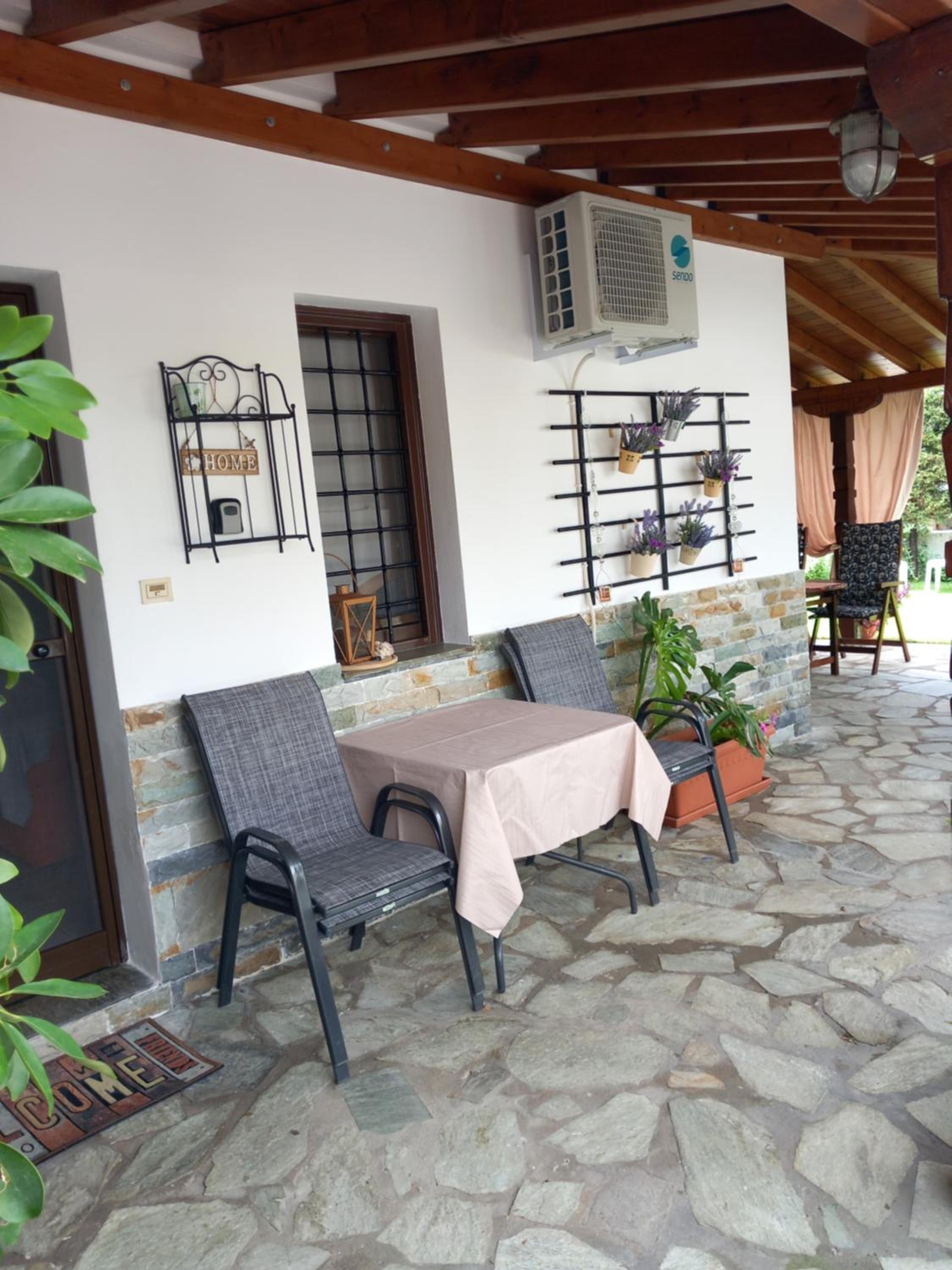 Poly's Sea Side House view 3