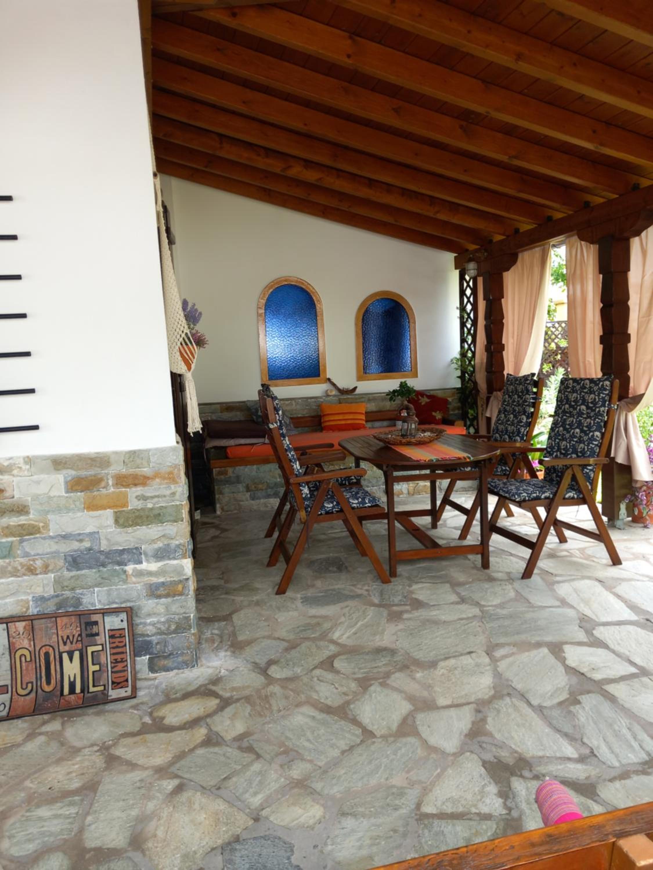 Poly's Sea Side House view 4
