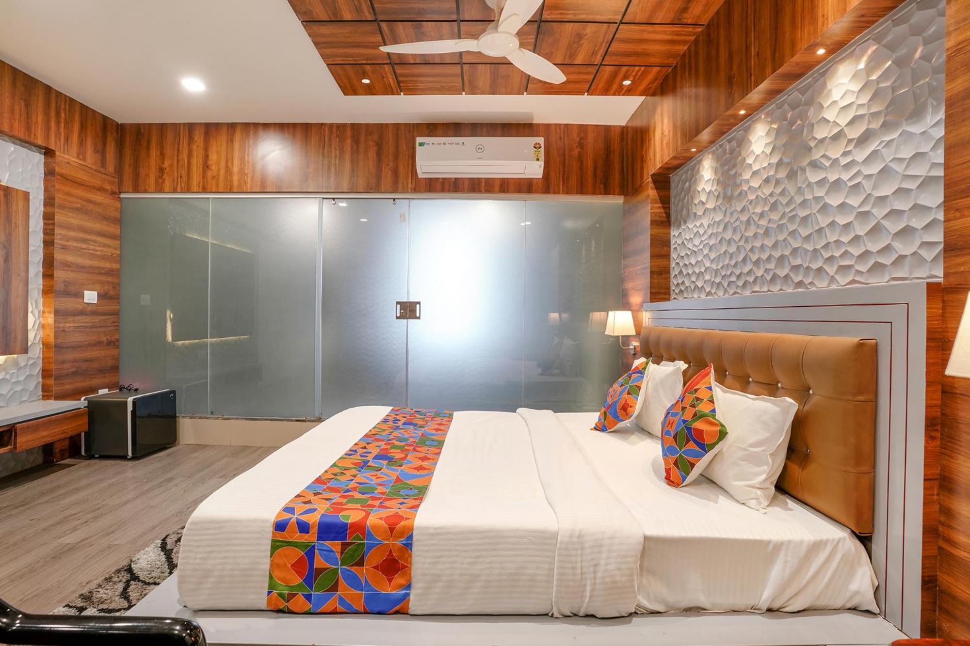 FabHotel The Valentine - Udhna Road view 5