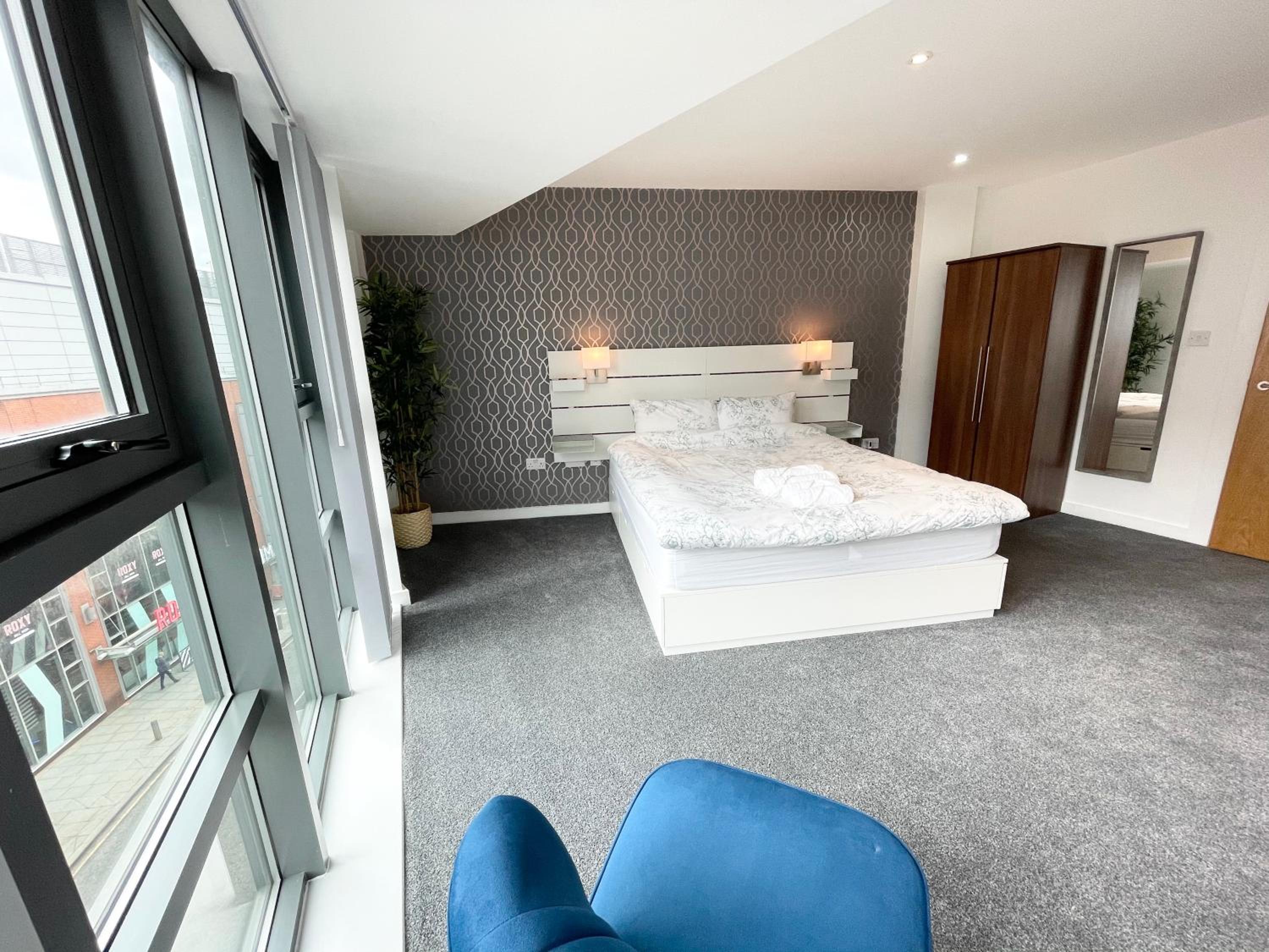 The Works-Fresh 2bed in centre, opposite Arndale. view 5