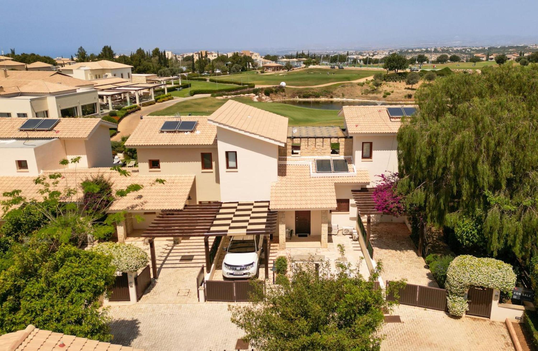 Golf Villa in Aphrodite Hills HG07