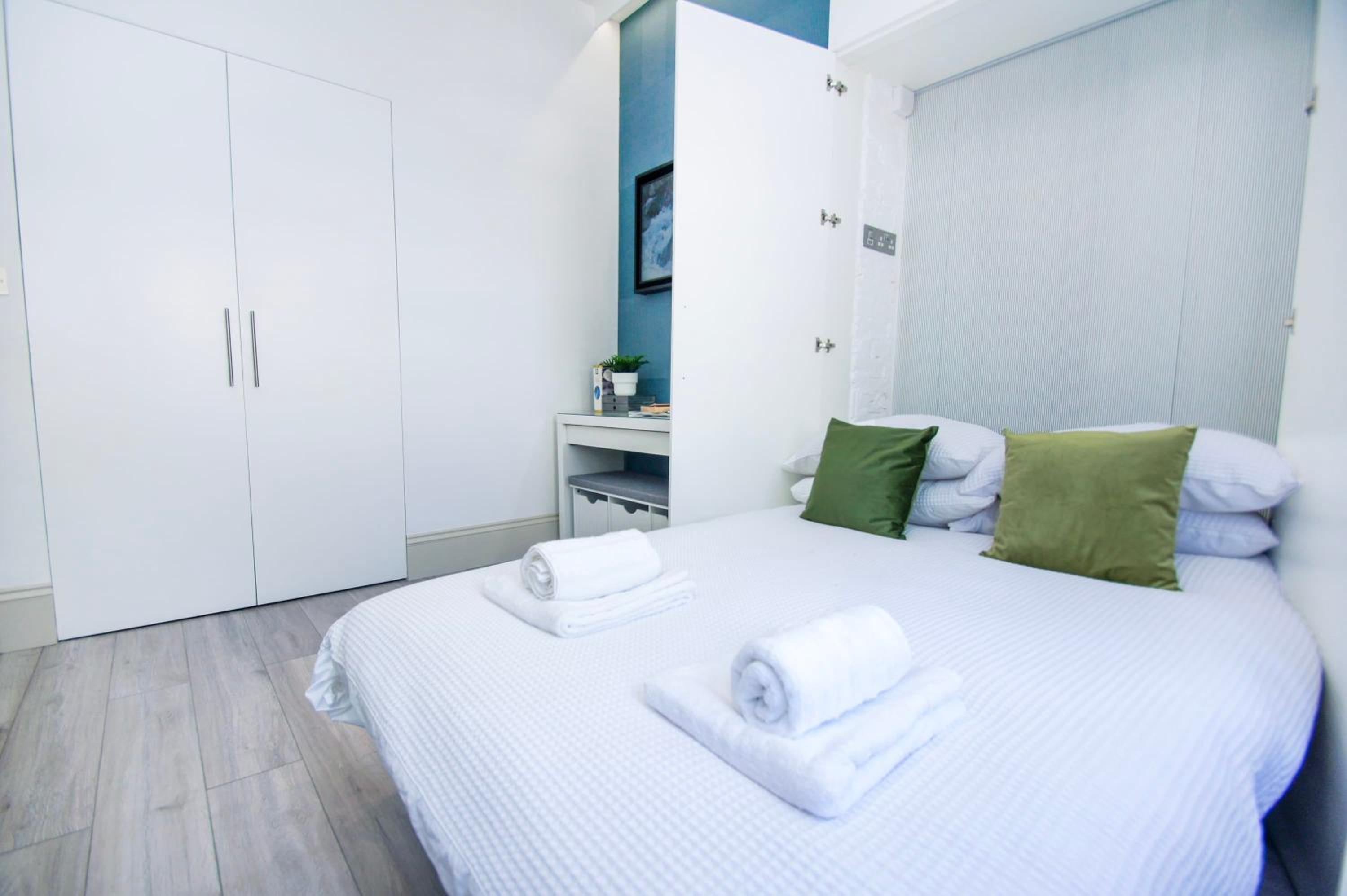 SoBo Studio 1- by Brighton Holiday Lets view 5