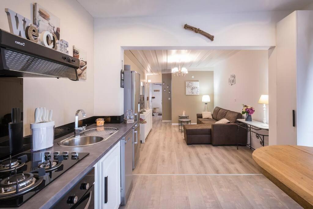 Tiny Badamier Blanc appartement 4 étoiles 2 à 4 personnes piscinelle chauffée view 3