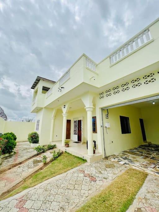 Belle villa avec rooftop sur la plage