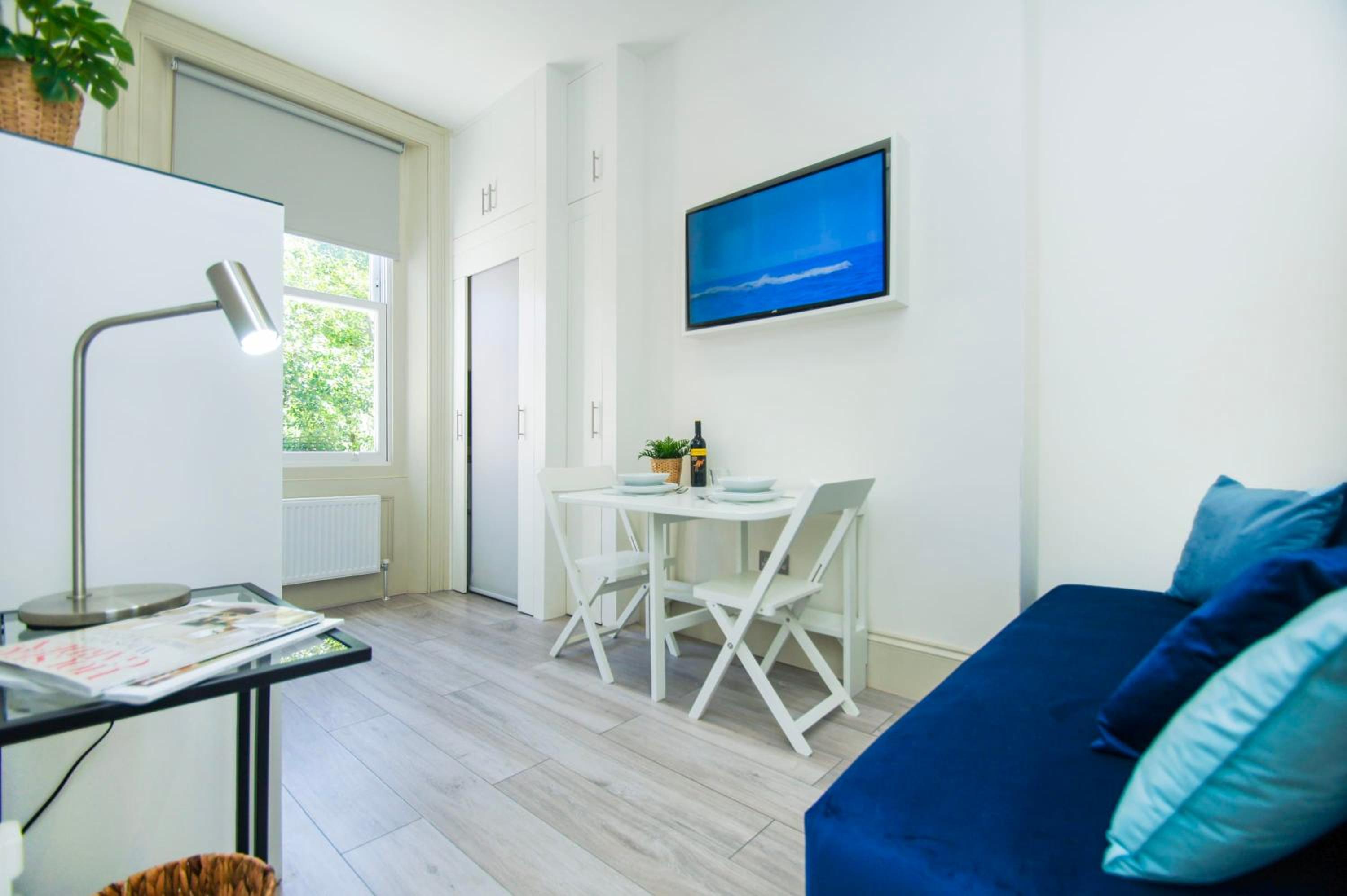 SoBo Studio 2 - by Brighton Holiday Lets view 4