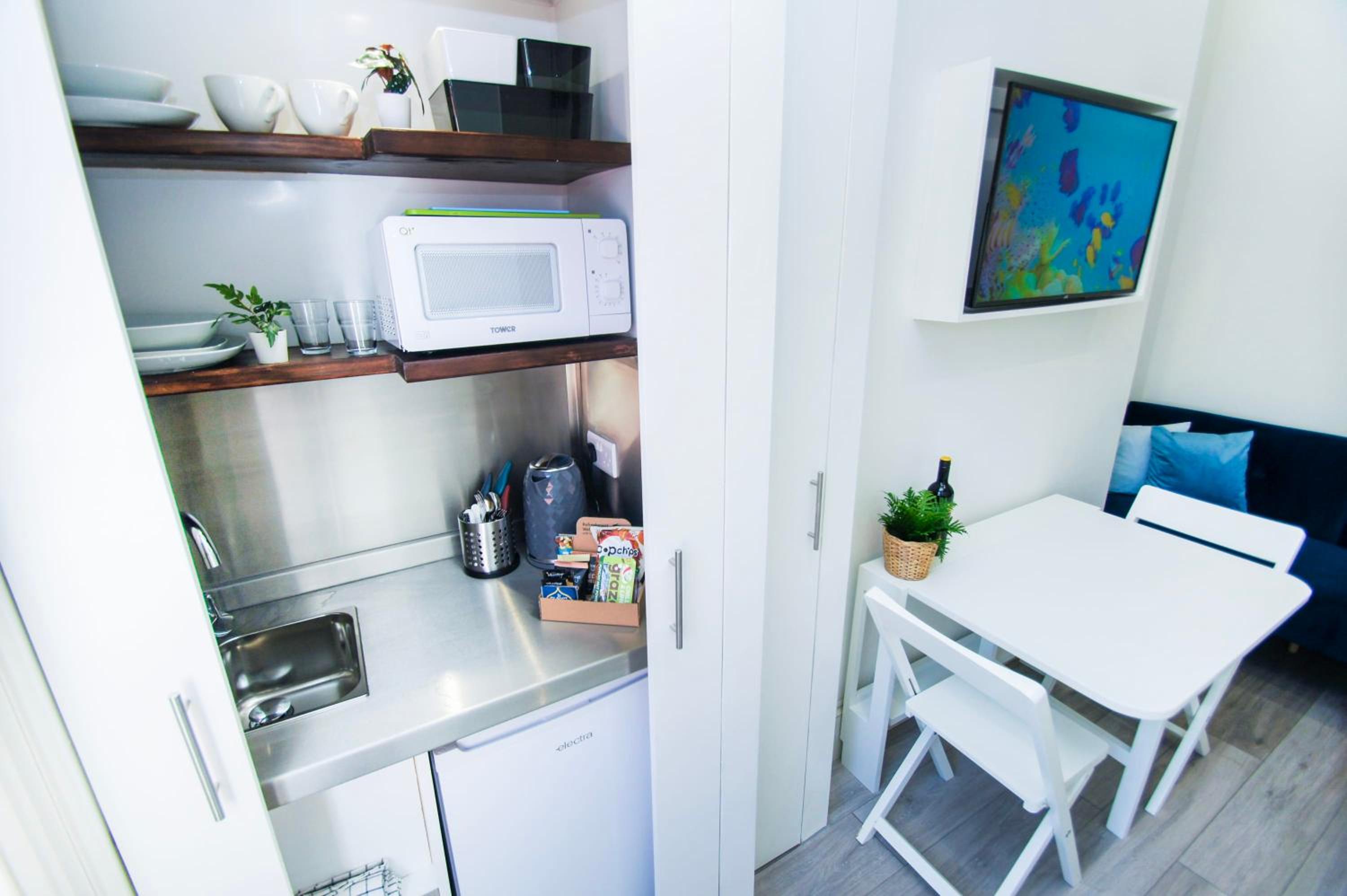SoBo Studio 2 - by Brighton Holiday Lets view 5