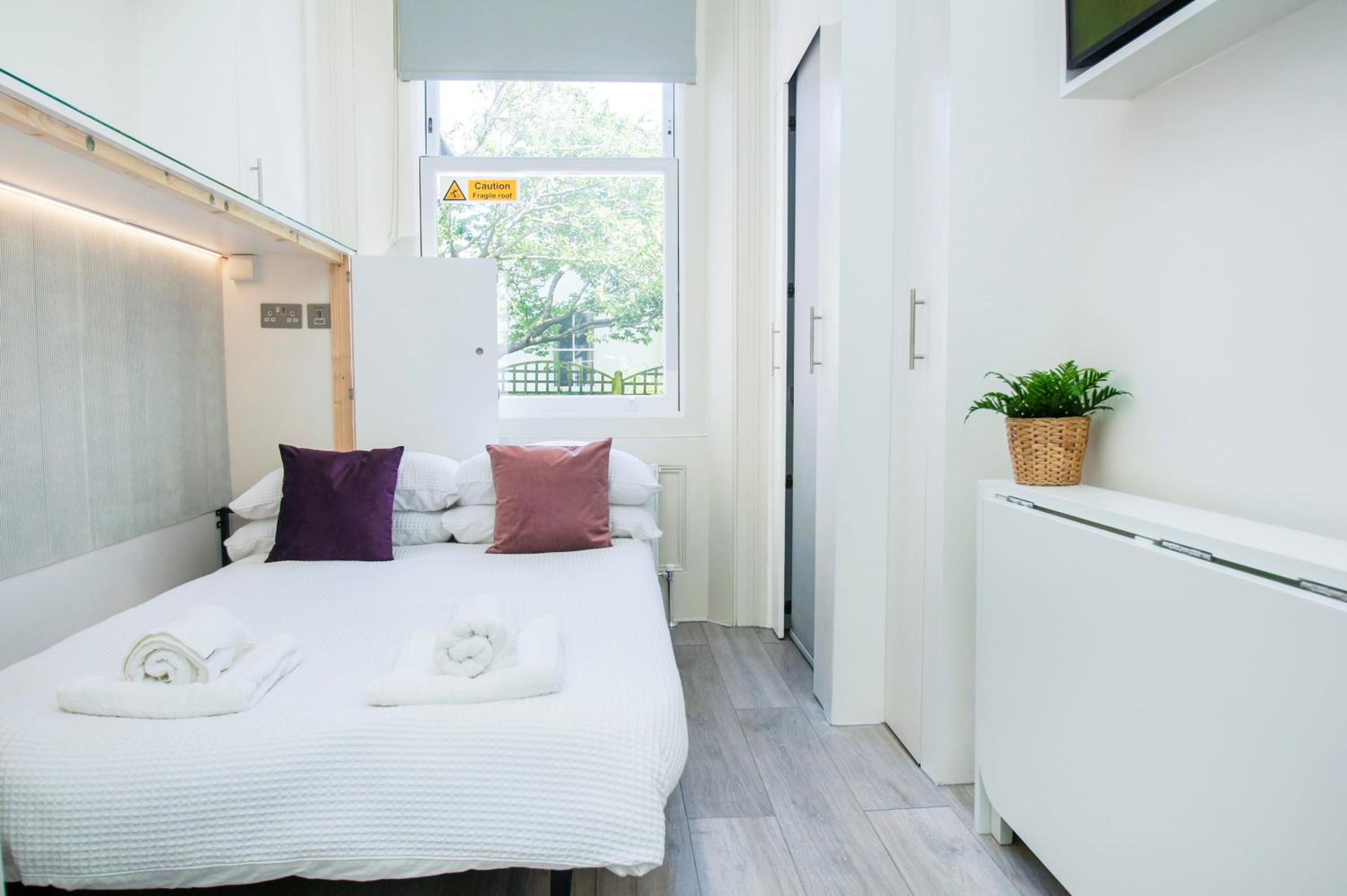 SoBo Studio 2 - by Brighton Holiday Lets view 2