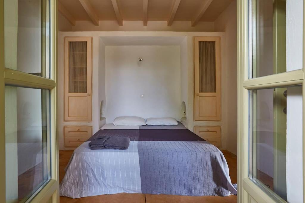 Ochre Dream, Beach front & Sunset villa Naousa photo 3