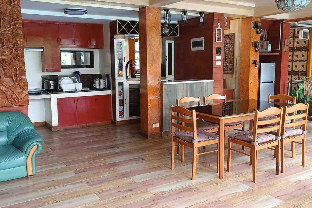 Delia's Guest House