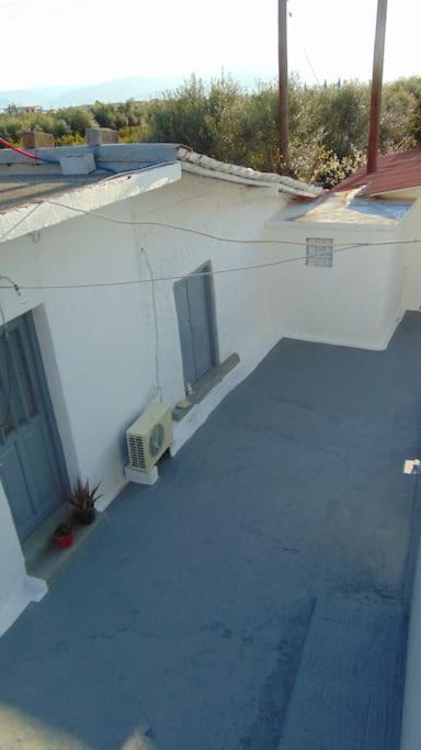 Farmhouse main 1 view 3