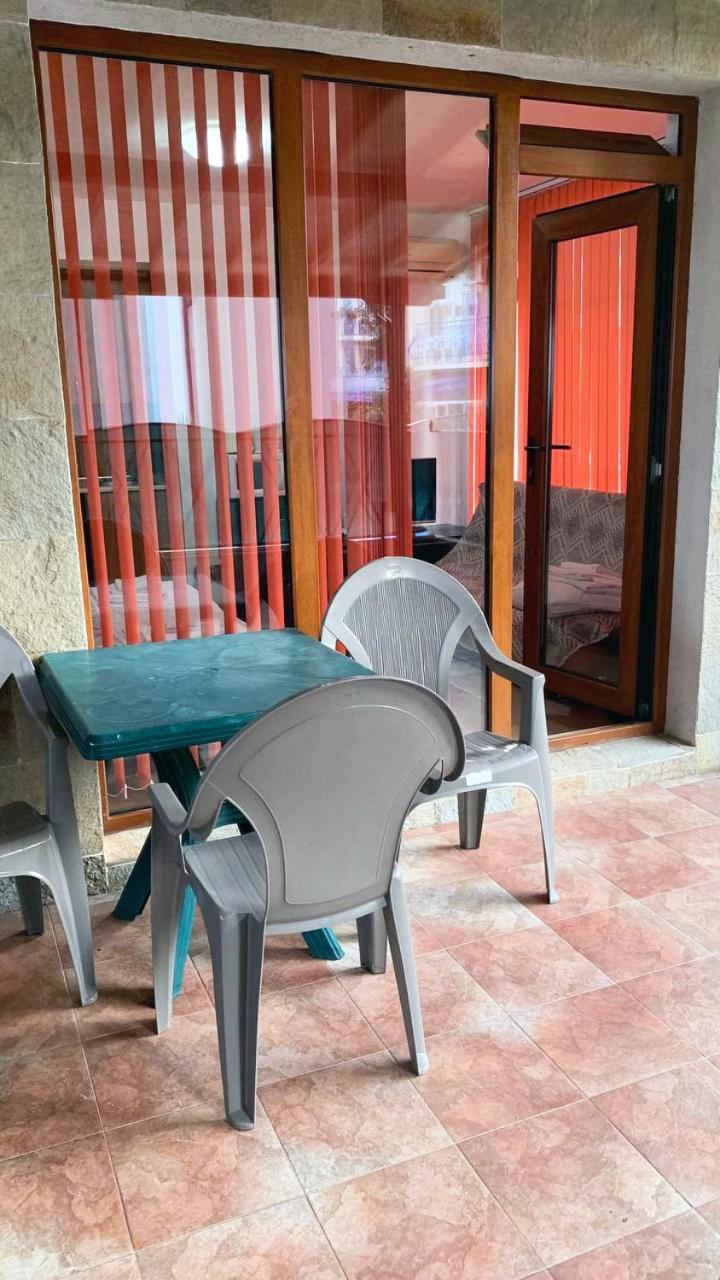 Studio with Large Terrace near Beach