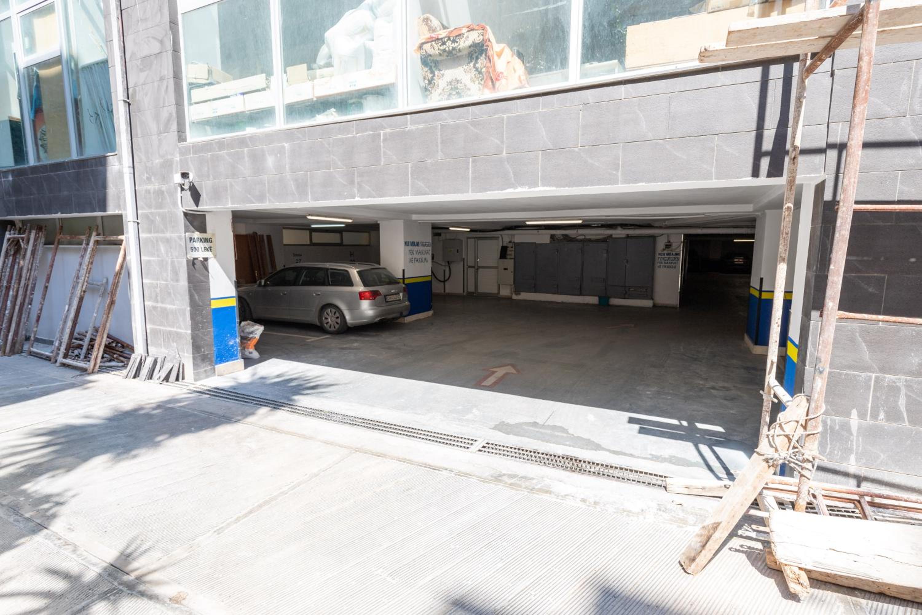 The view2-‘FREE PARKING’