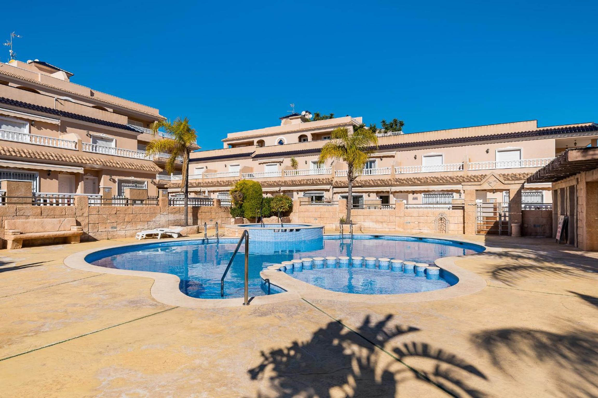 Bungalow La Zenia cerca de la playa