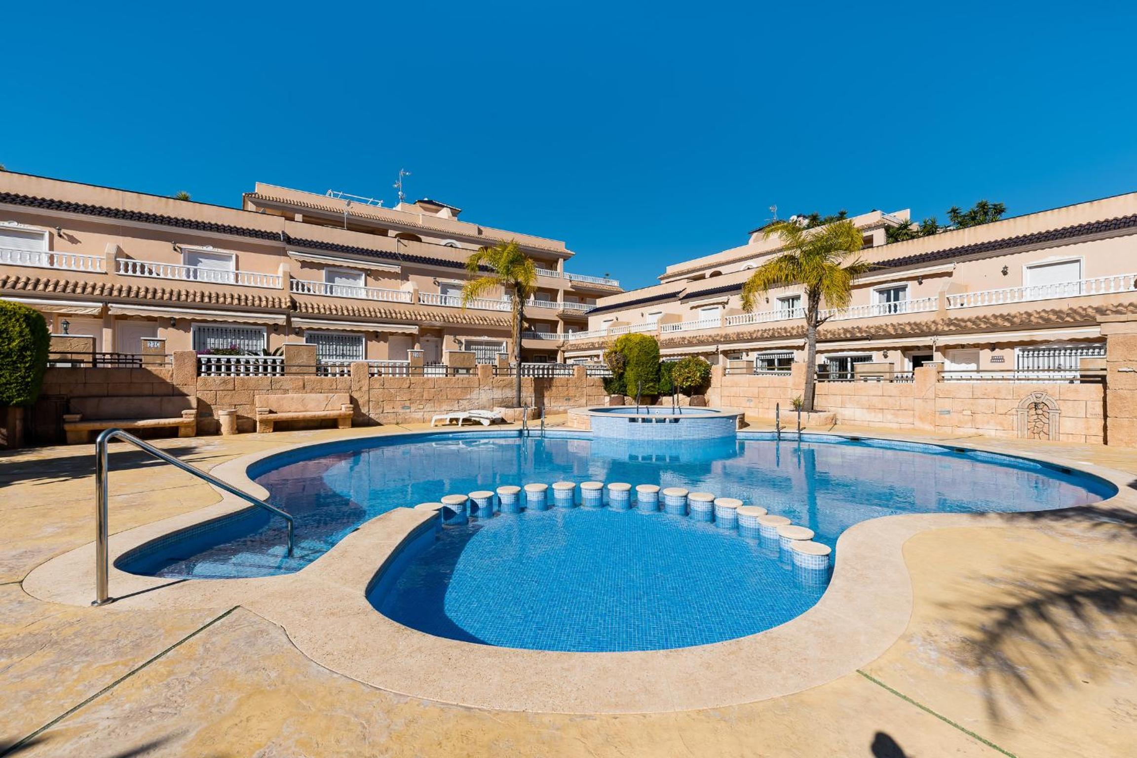 Bungalow La Zenia cerca de la playa