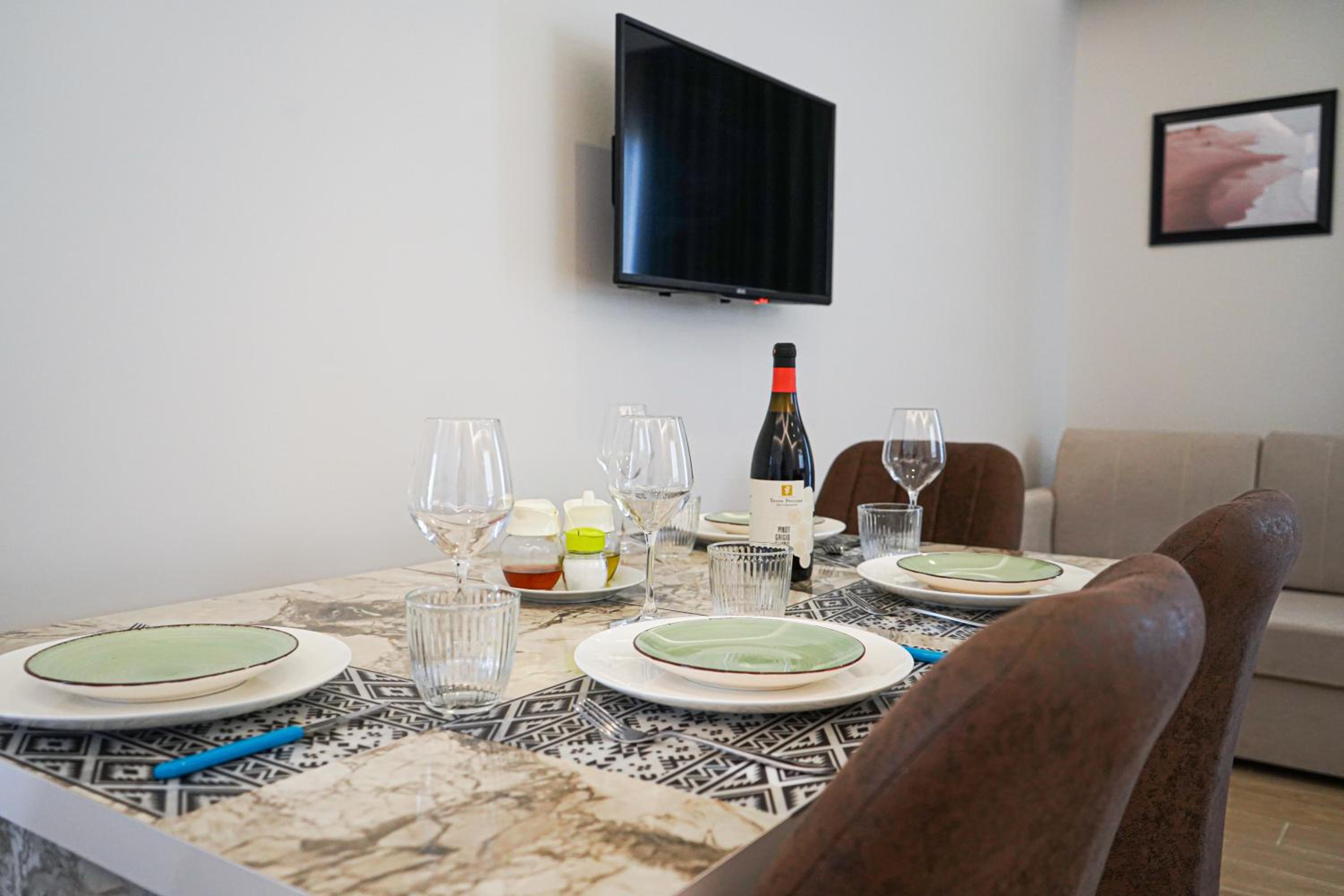 DelMar Apartments