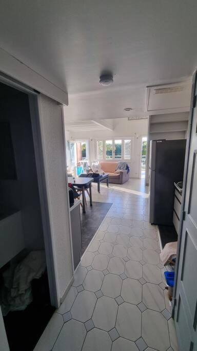 La Mangotine - Duplex à Saint François avec piscine view 4