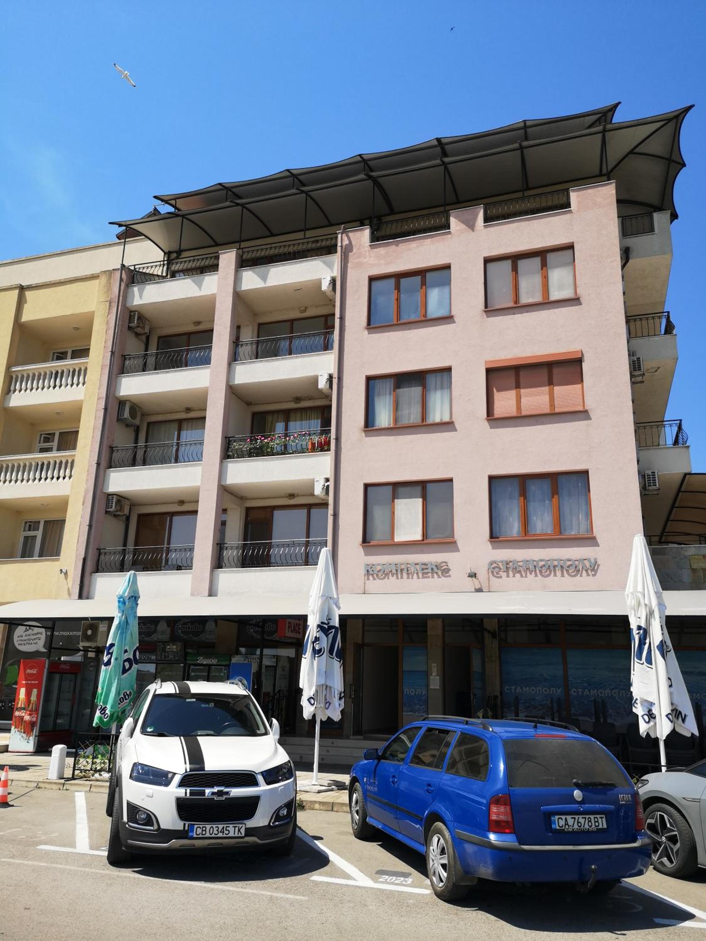 Studio with Large Terrace near Beach