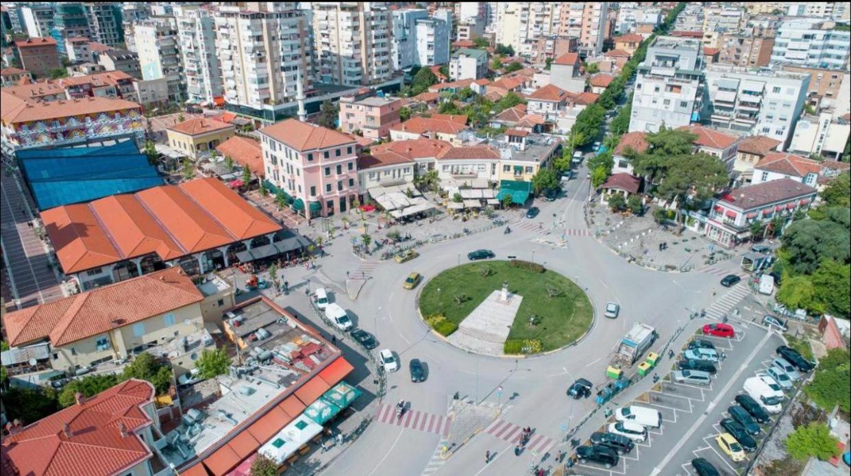 City Center Apartament, Pazari Ri