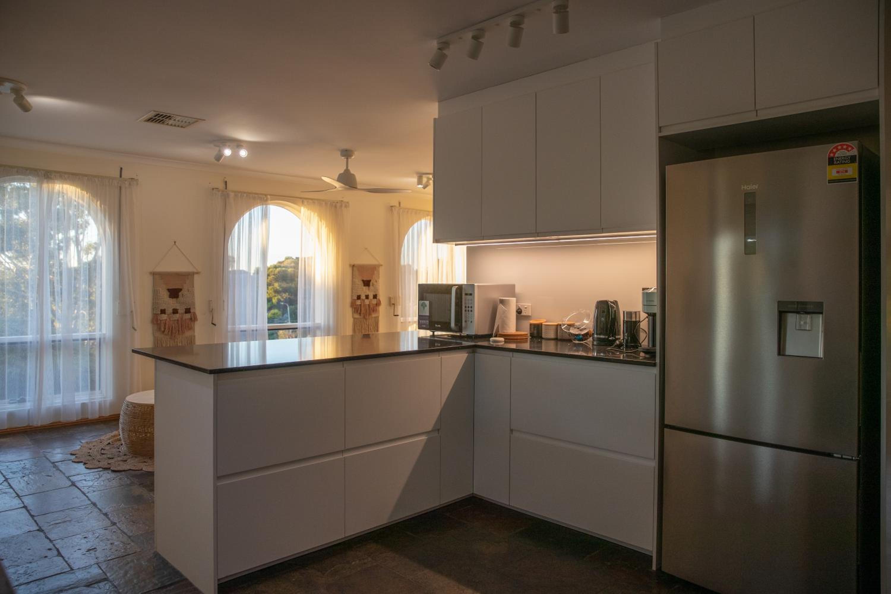 Hallett Cove Garden House with Ocean Sunset