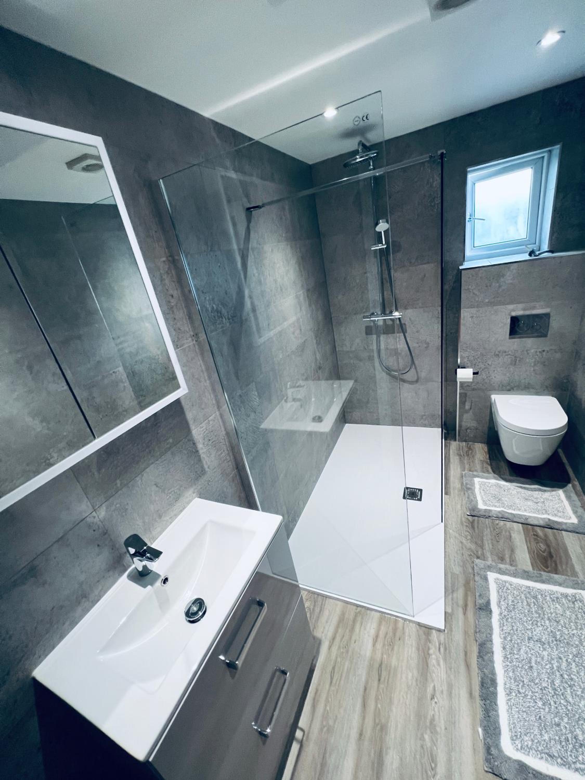 Deluxe 2 Bedroom Apartment