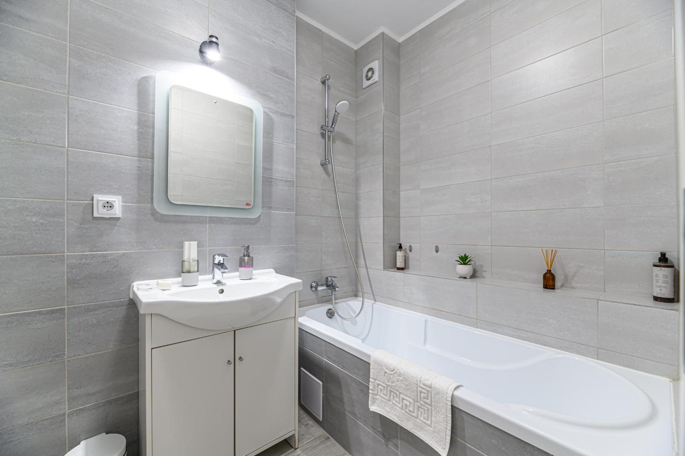 CH Apartments Coresi view 4