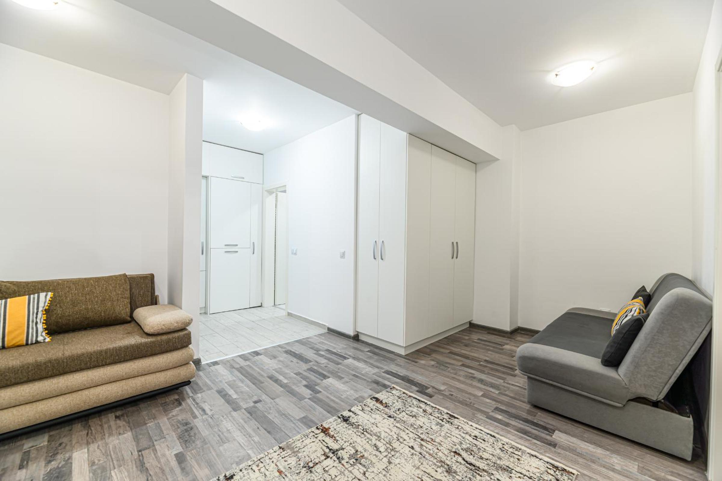 CH Apartments Coresi view 2