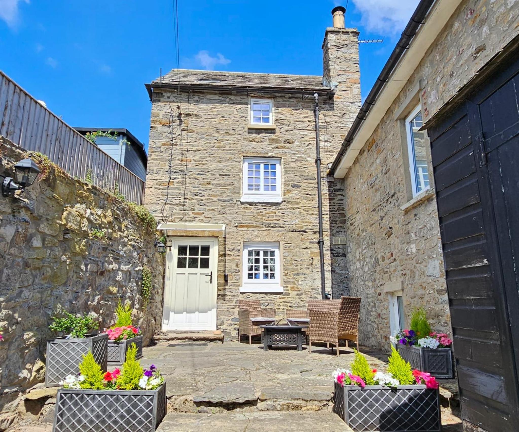 Puzzle Cottage, Quirky Dales Cottage for 2 view 3