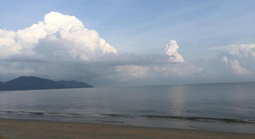 By The Sea Luxury Beachfront Resort 223 photo 2