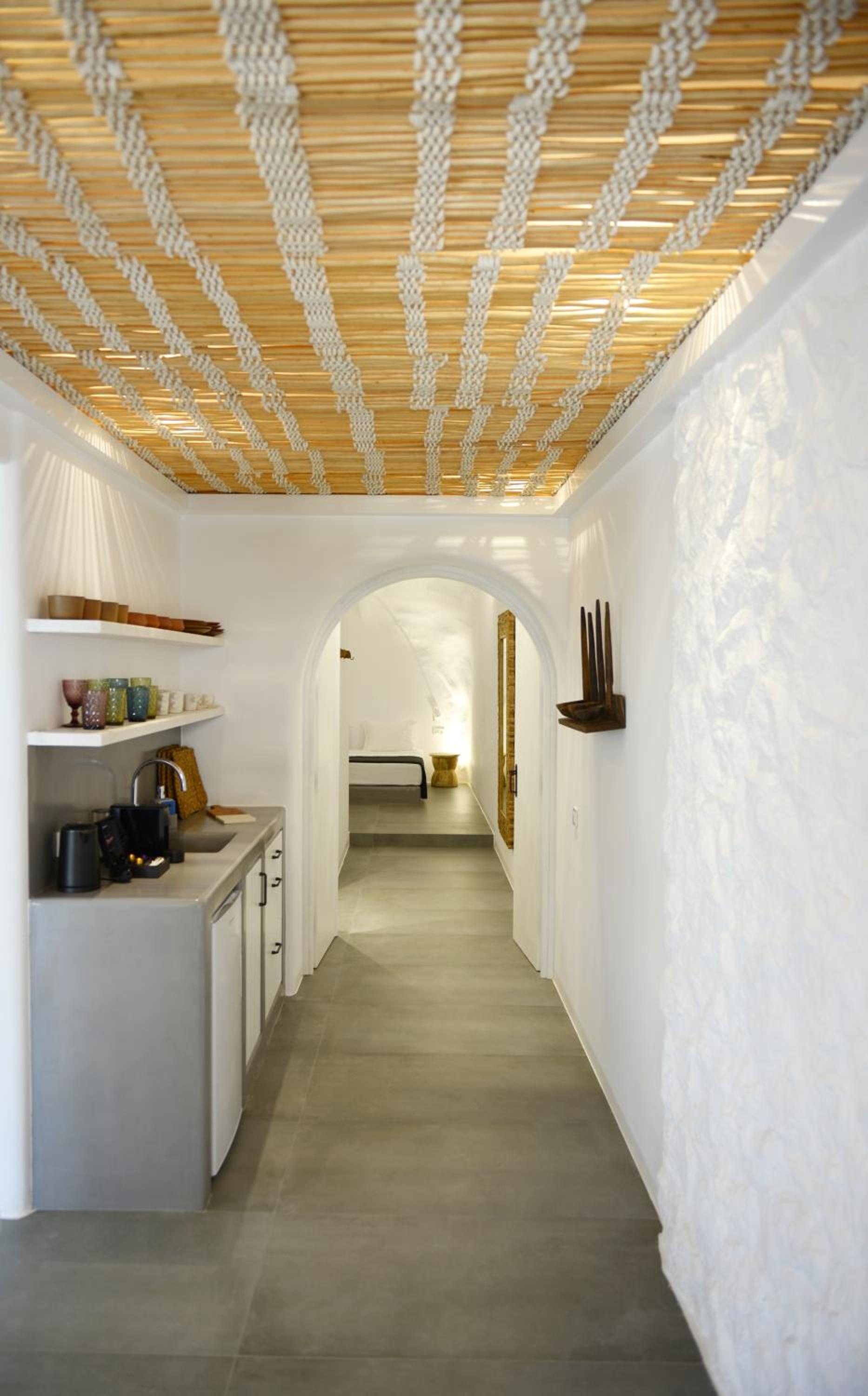 Numa Santorini