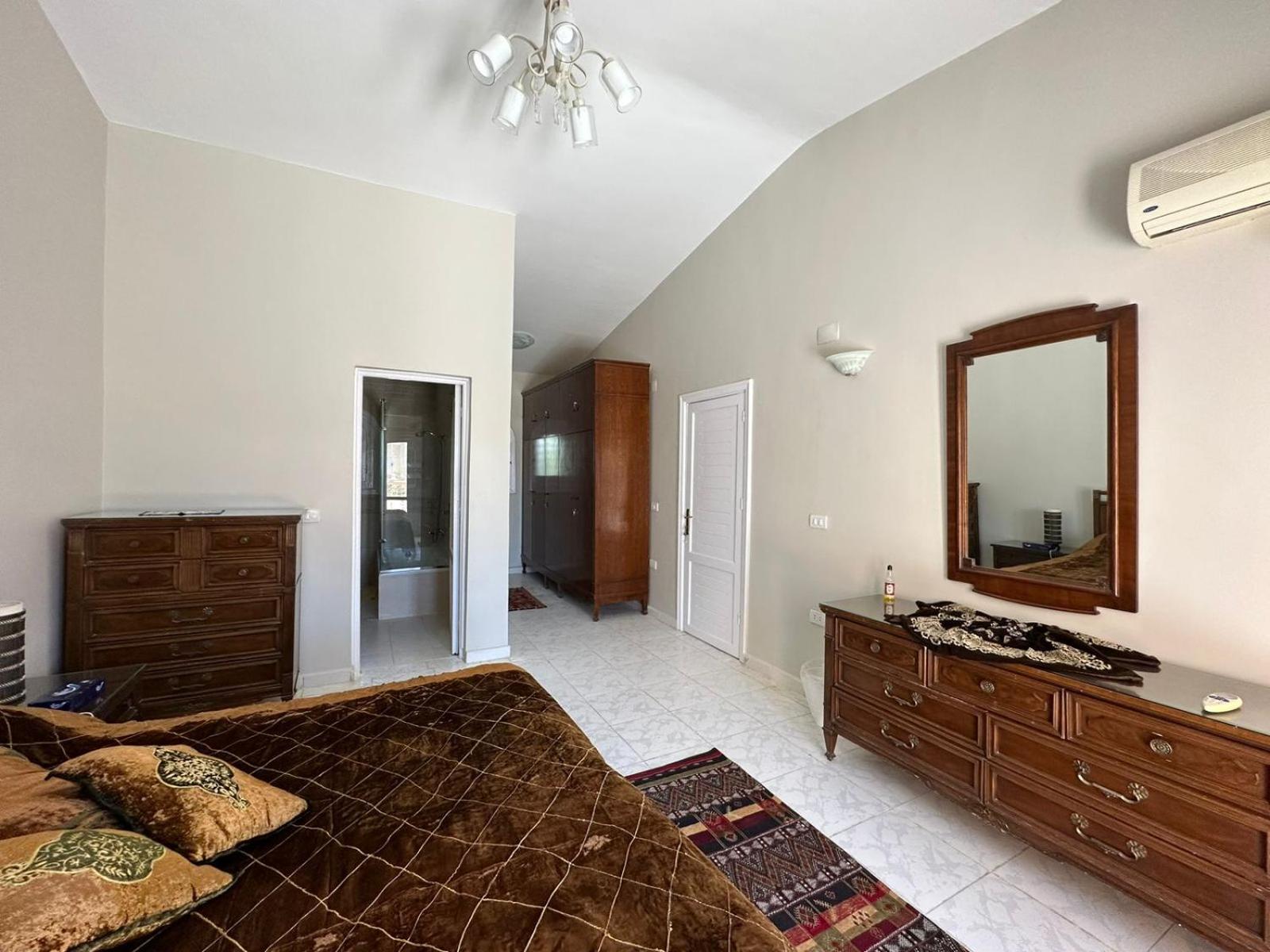 Marina 7 4BR Villa lake view view 5