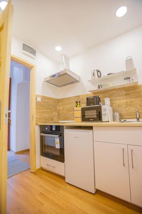 Cute gallery flat in Dob str, Mars view 4