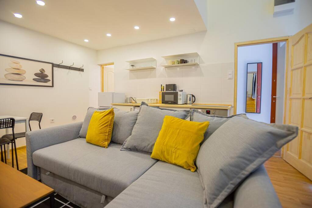 2 bedroom flat in the Dob street, Venus view 3