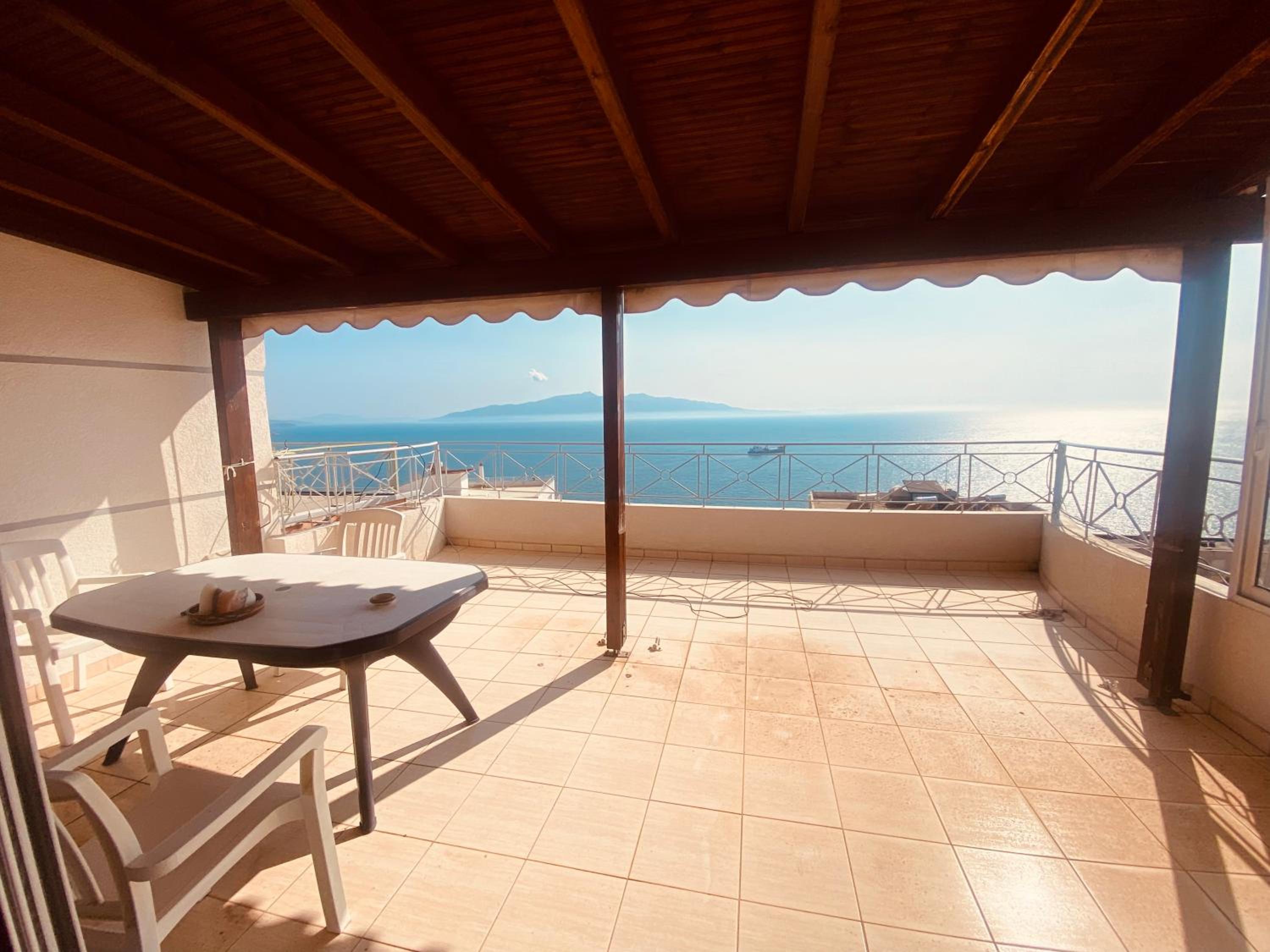 Lilo's Place Saranda Beach