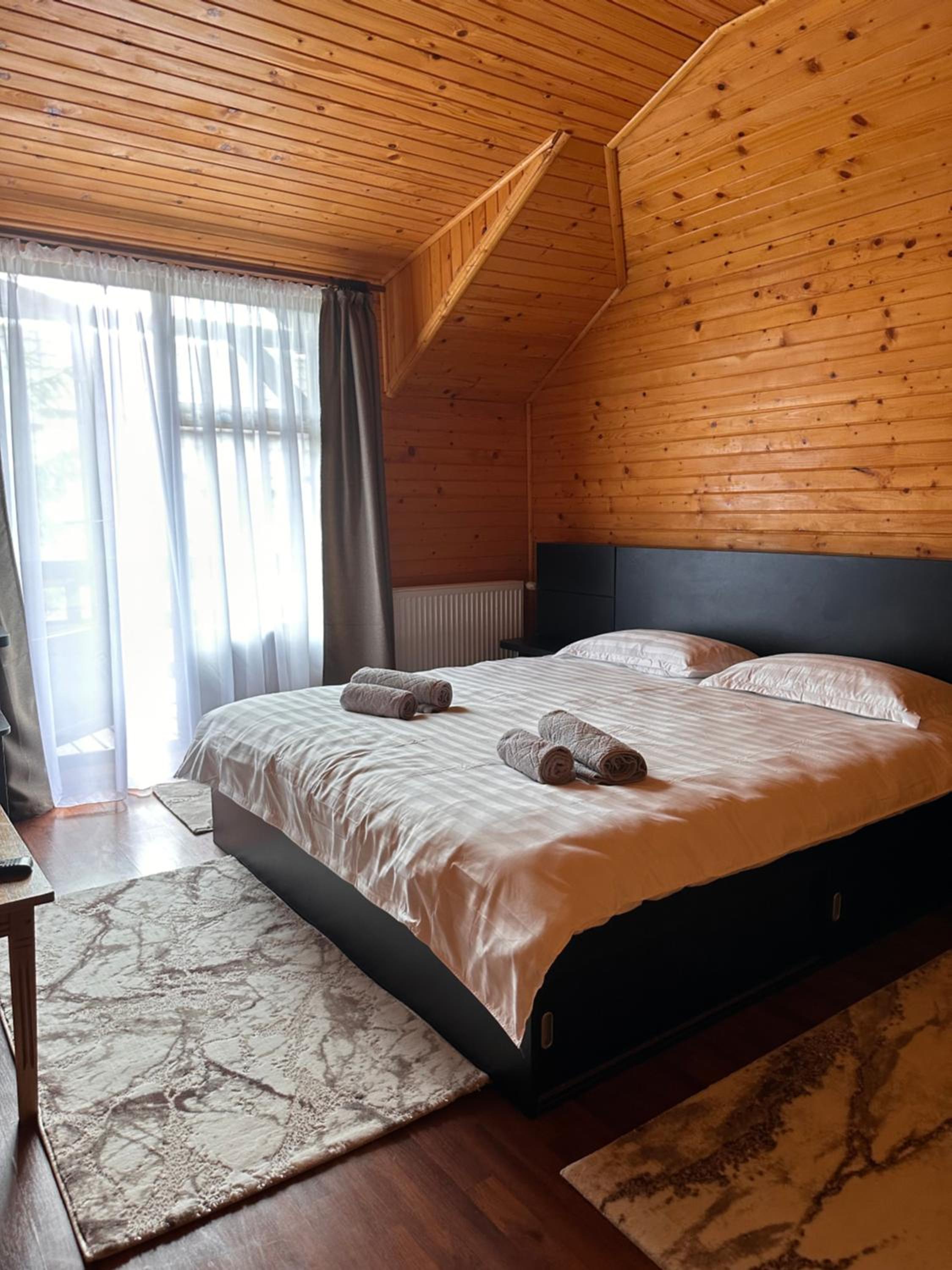 Ollie's Mountain Chalet
