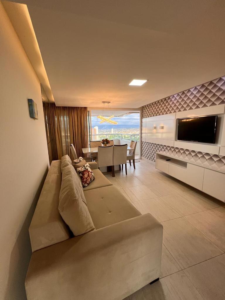 Apartamento confortável, localização extra -recepção 24h- Varanda com vista panorâmica