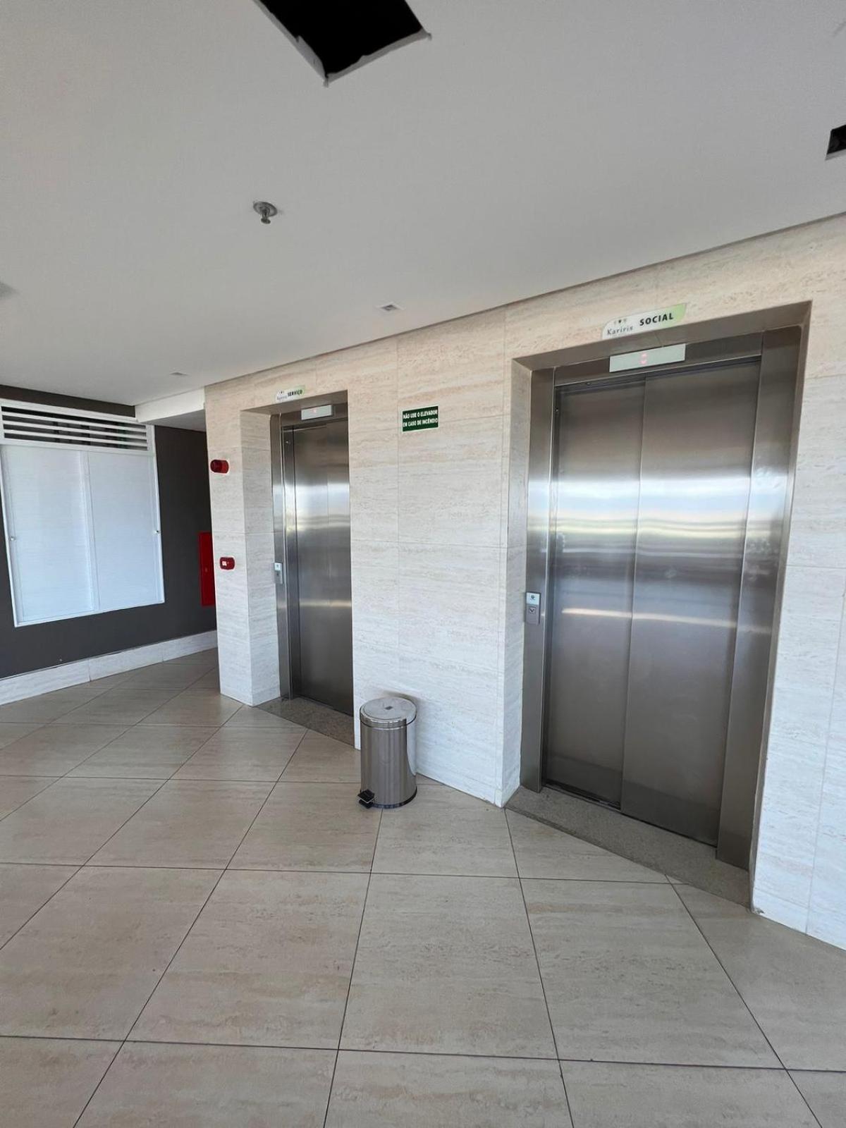 Apartamento confortável, localização extra -recepção 24h- Varanda com vista panorâmica
