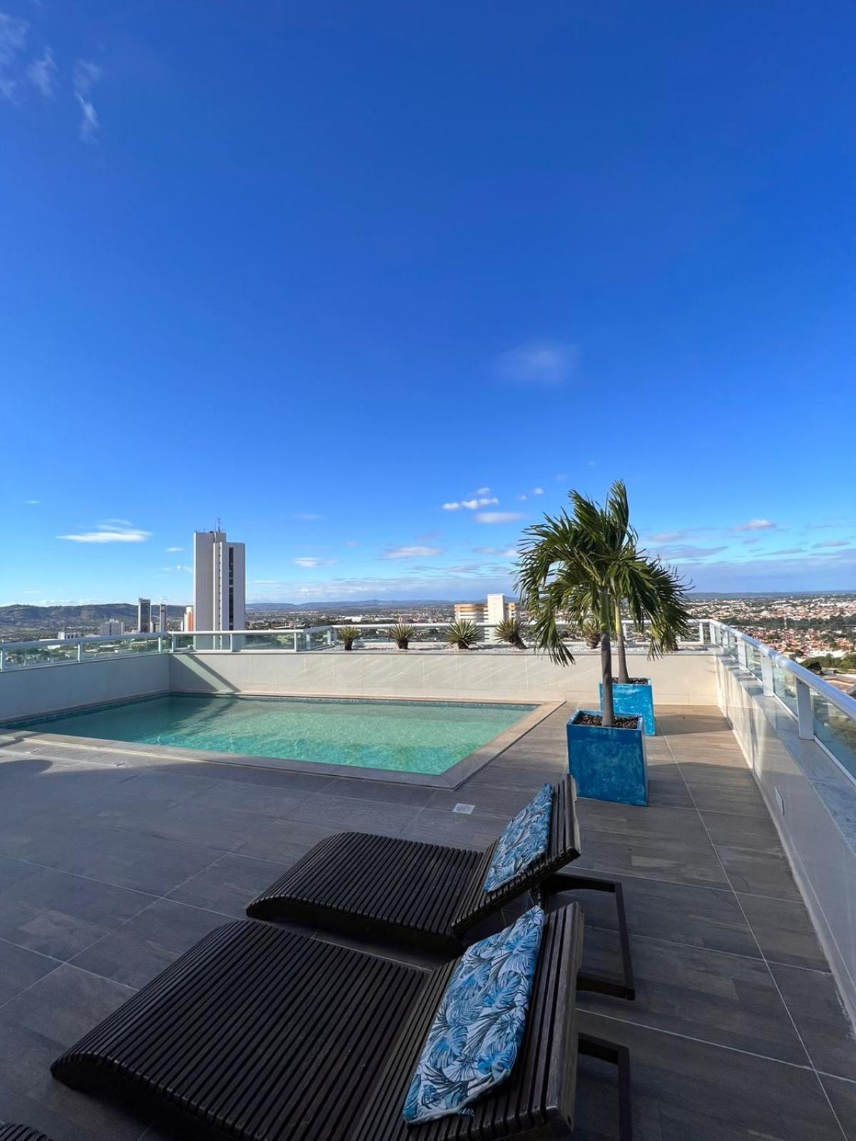 Apartamento confortável, localização extra -recepção 24h- Varanda com vista panorâmica
