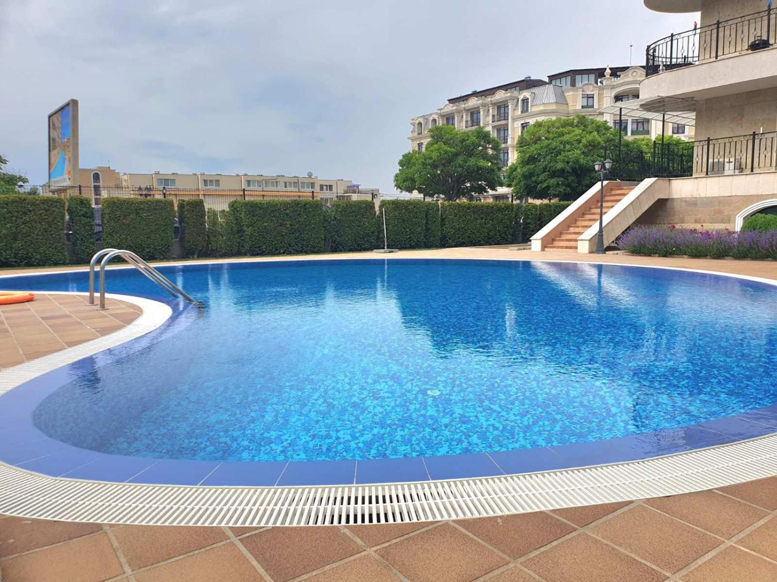 Relaxing Mountain View Apartment near the Beach