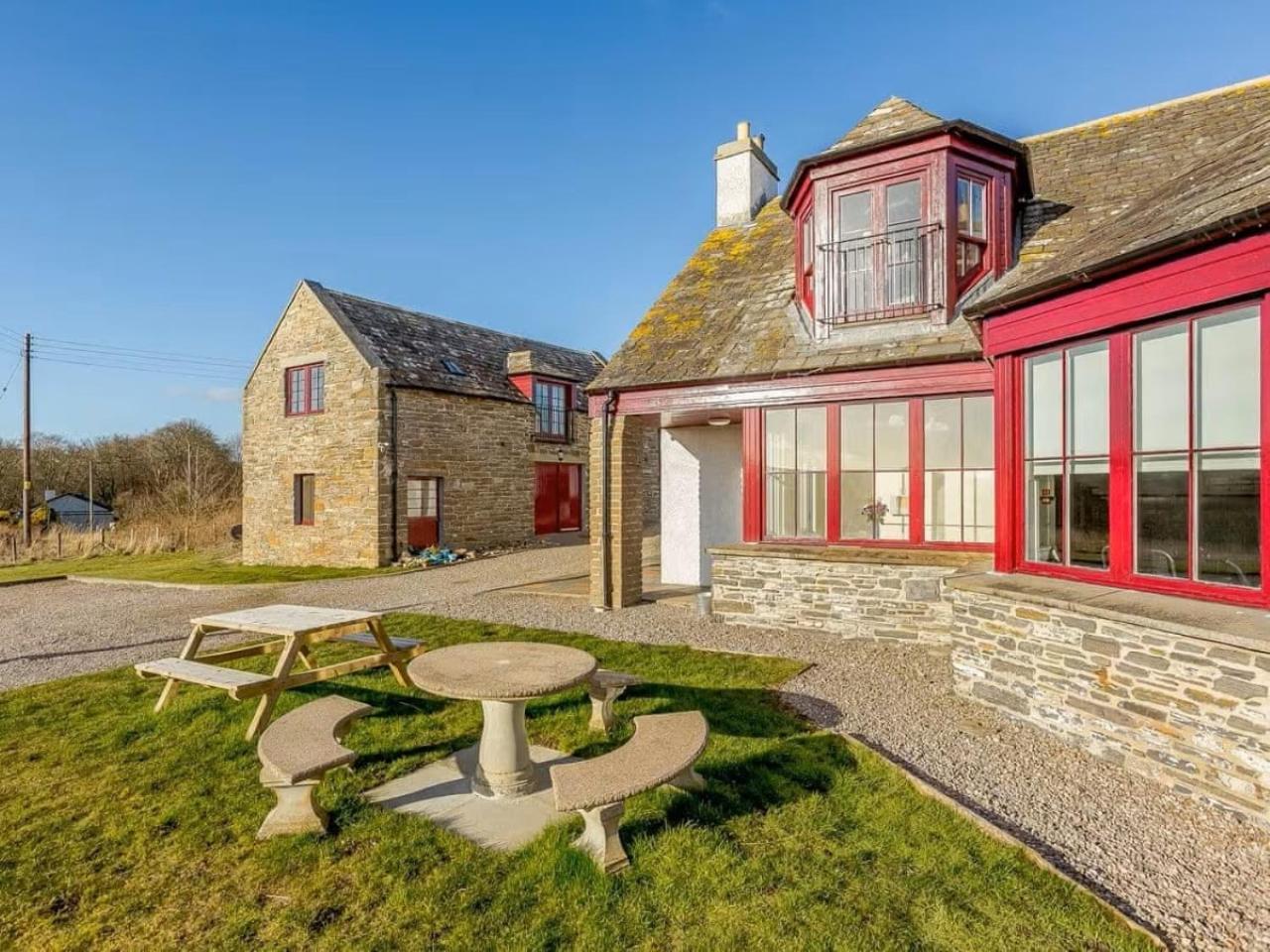 Craiglea Lodge & Barn view 3