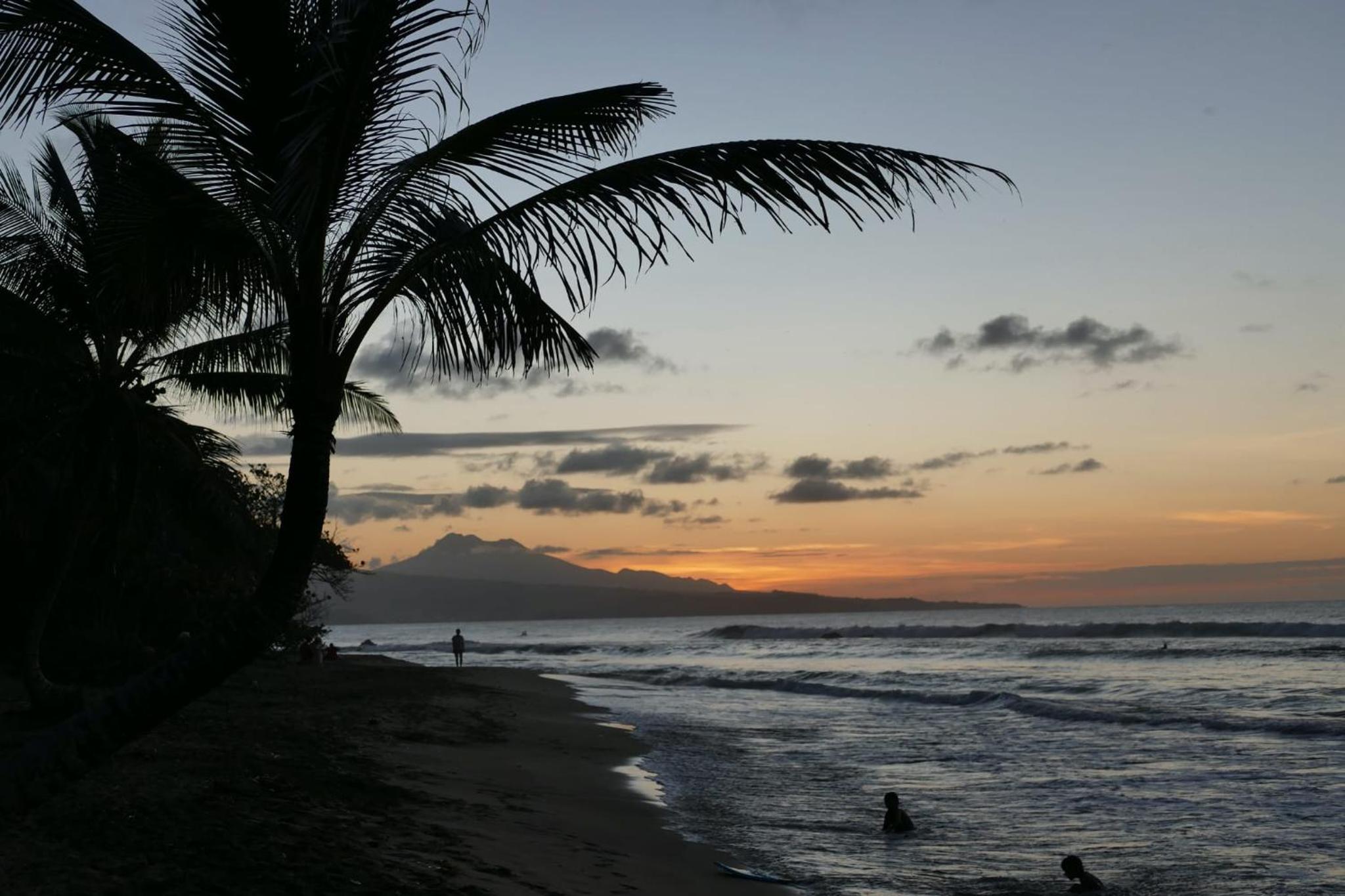 la villa caribéenne de la plage des surfeurs view 2