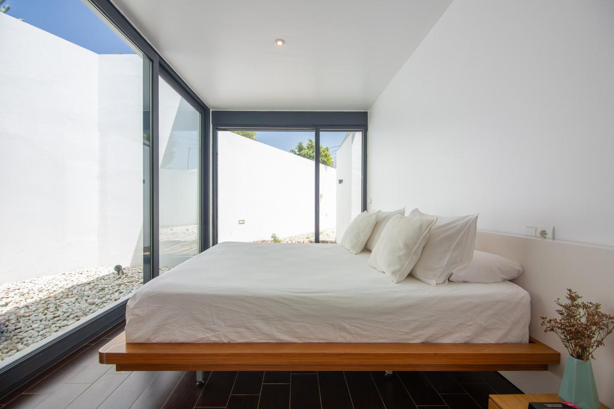 ELEGANTE Y SOFISTICADA VILLA DE 5 HABITACIONES