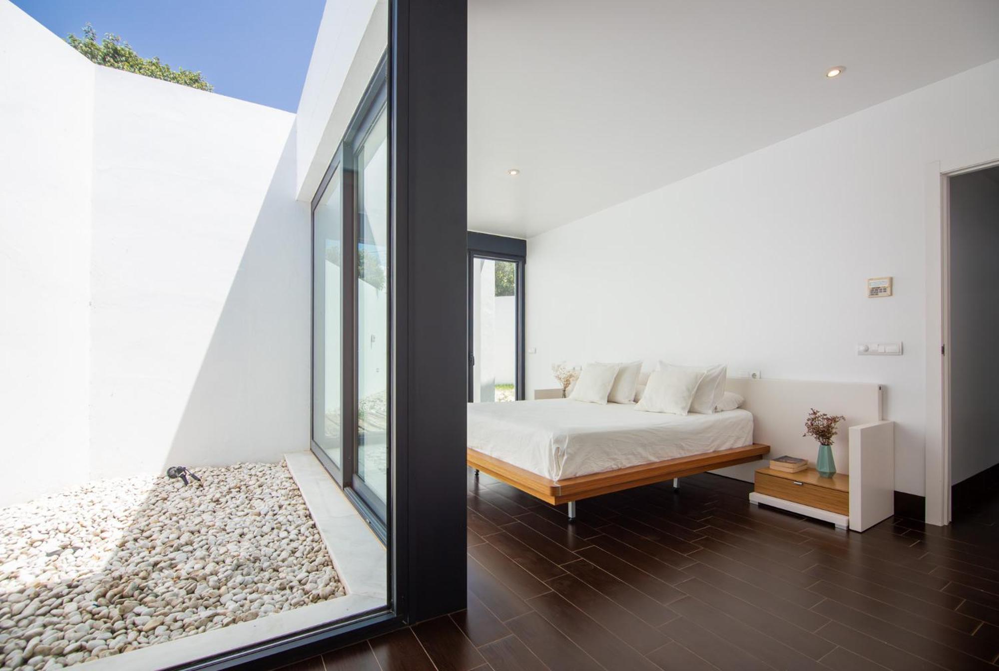 ELEGANTE Y SOFISTICADA VILLA DE 5 HABITACIONES