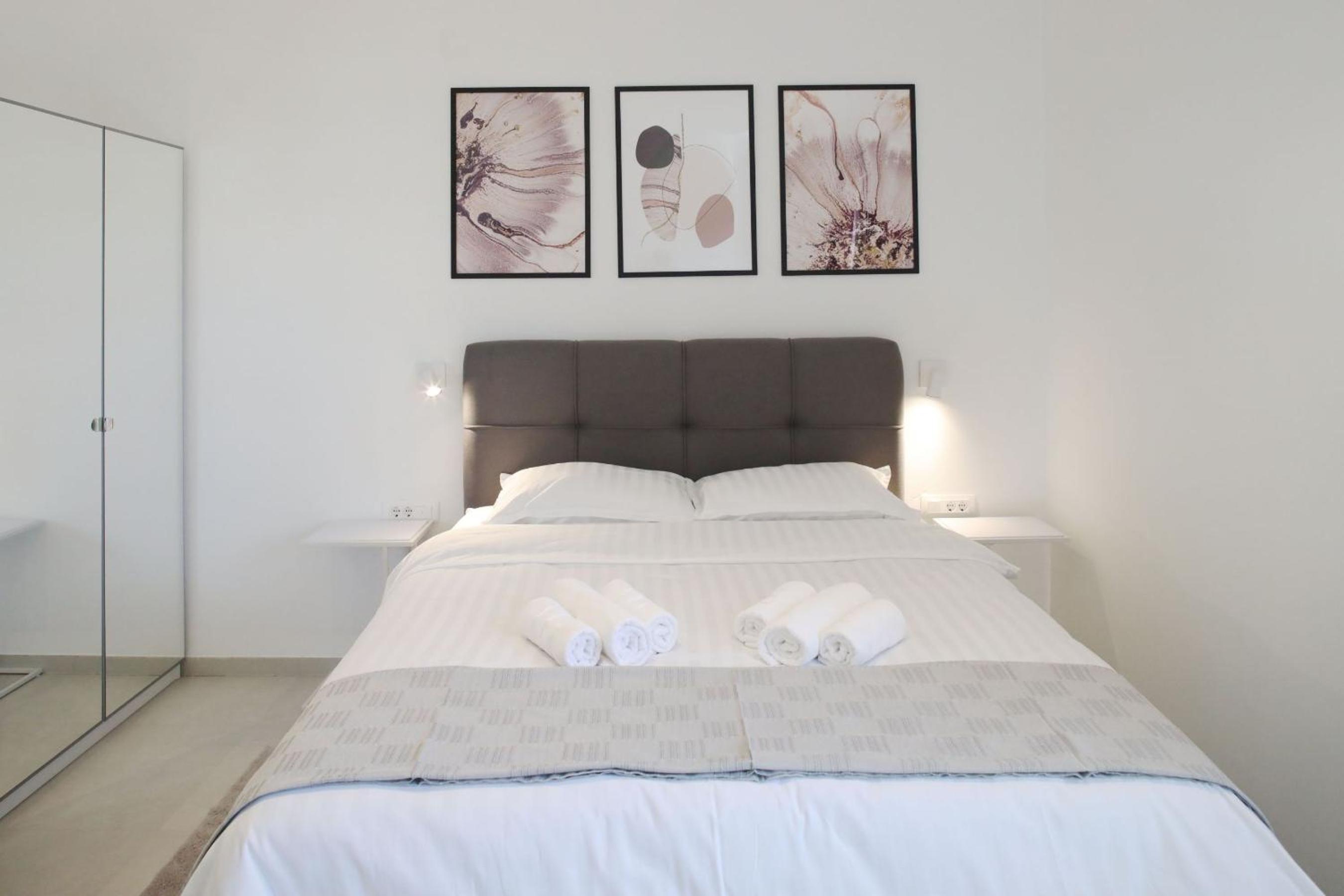 Apartments Maestral