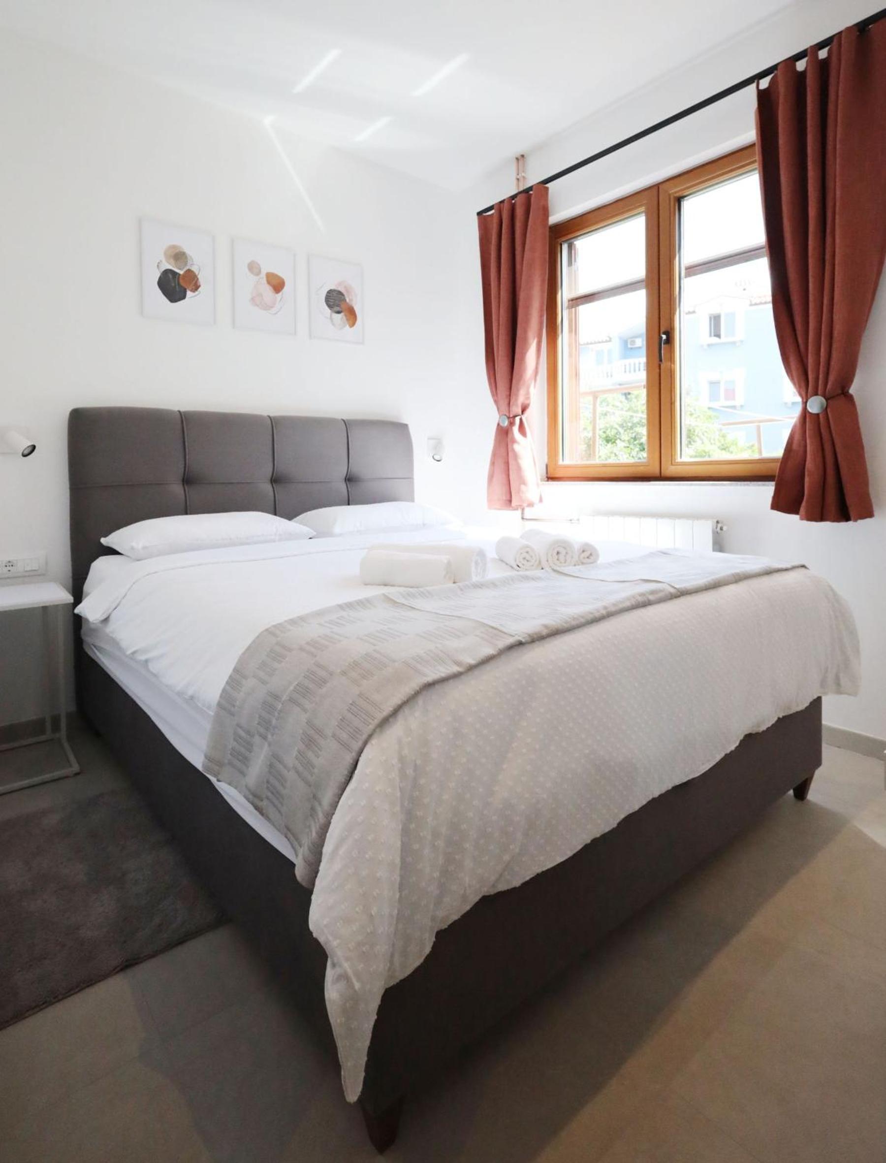 Apartments Maestral