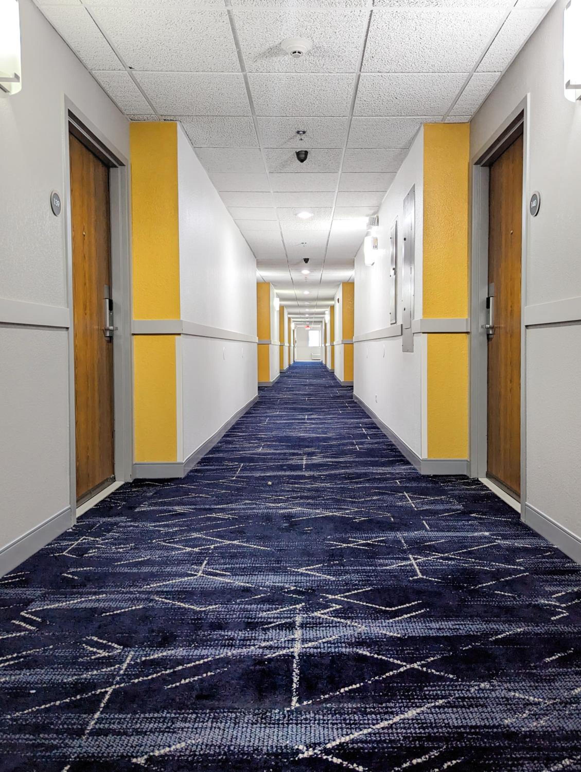 Comfort Inn Suites Mundelein-Vernon Hills - Property Image 10