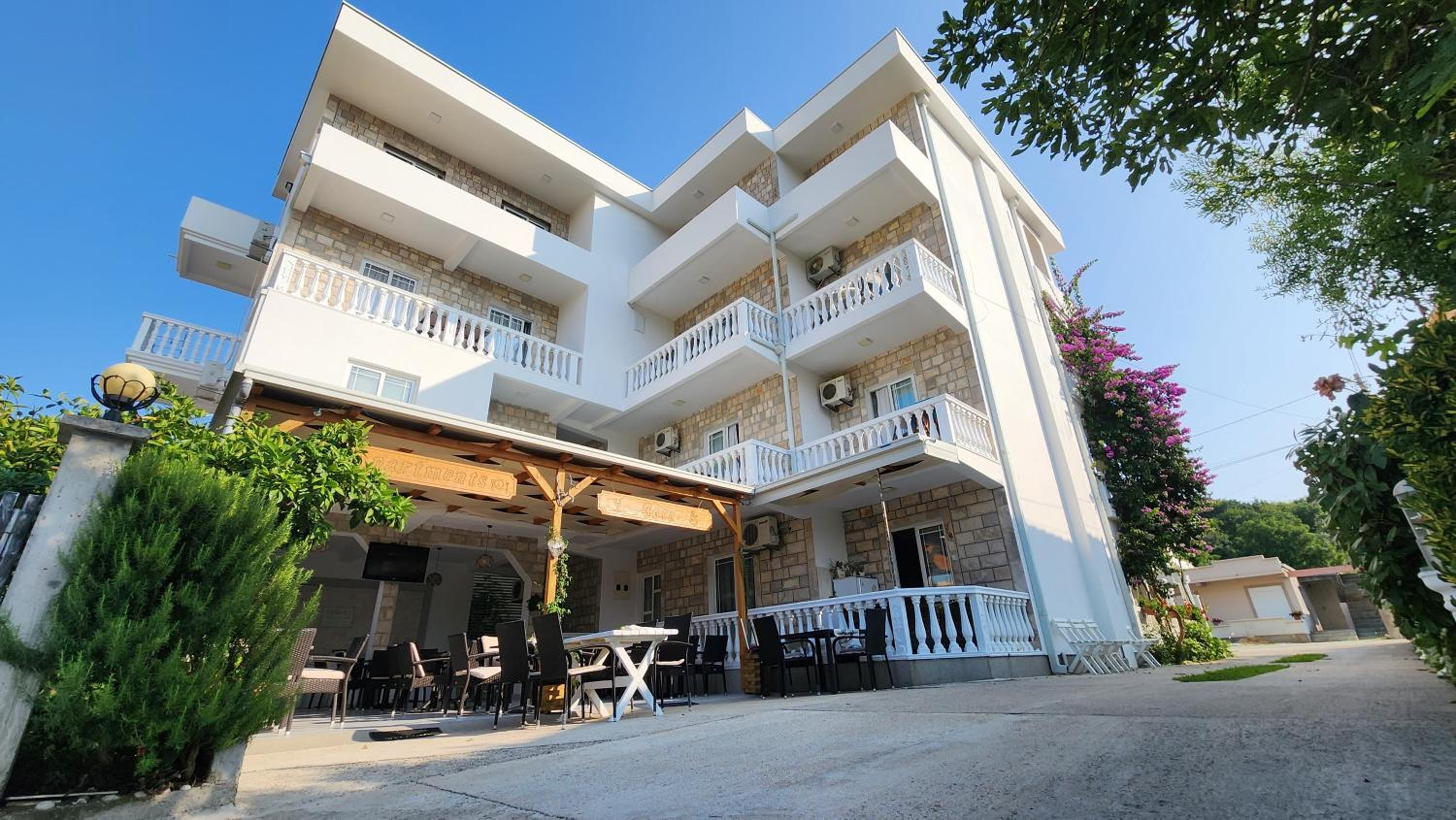 Apartments Cota Guesthouse view 4