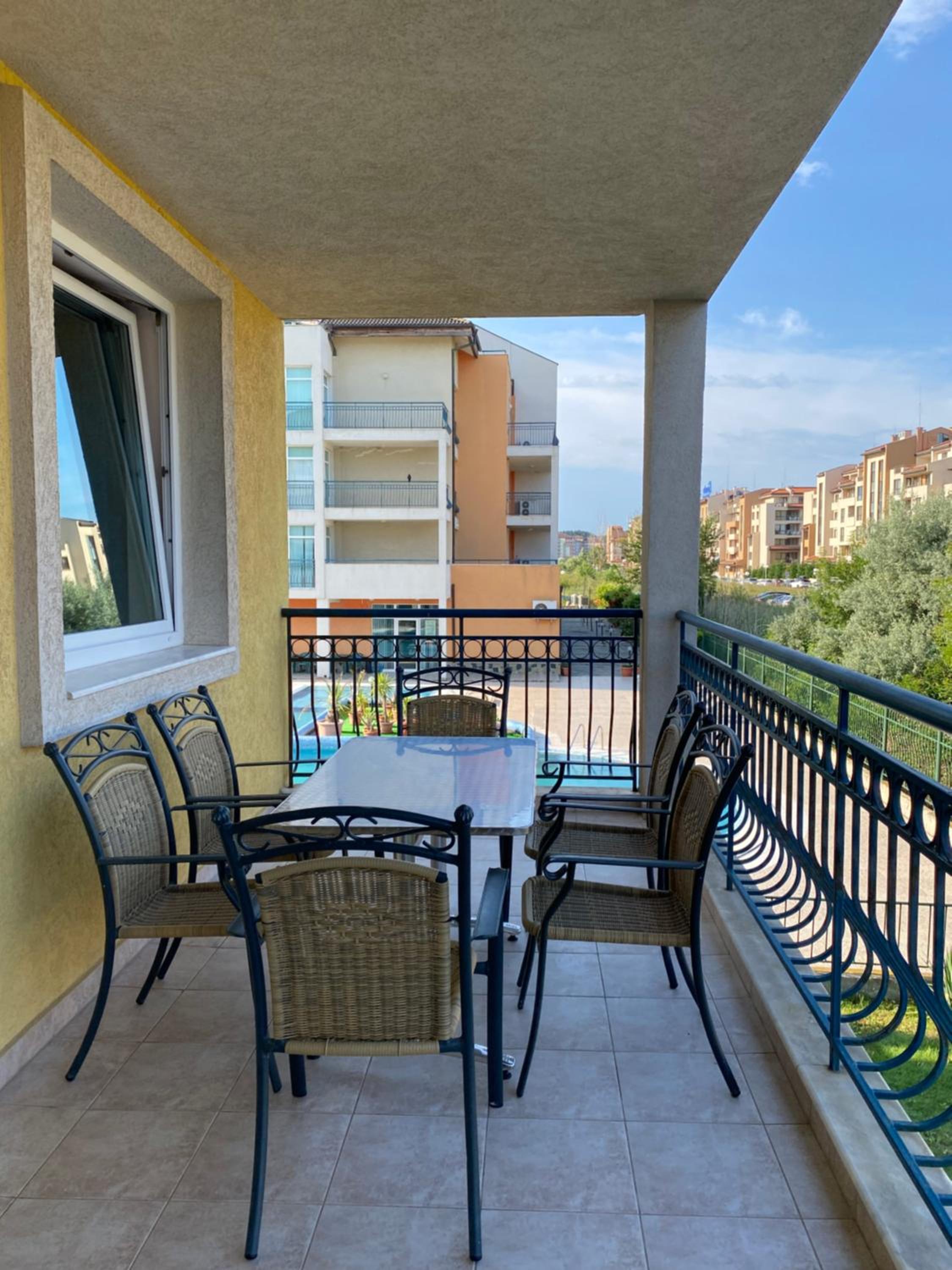 balcony