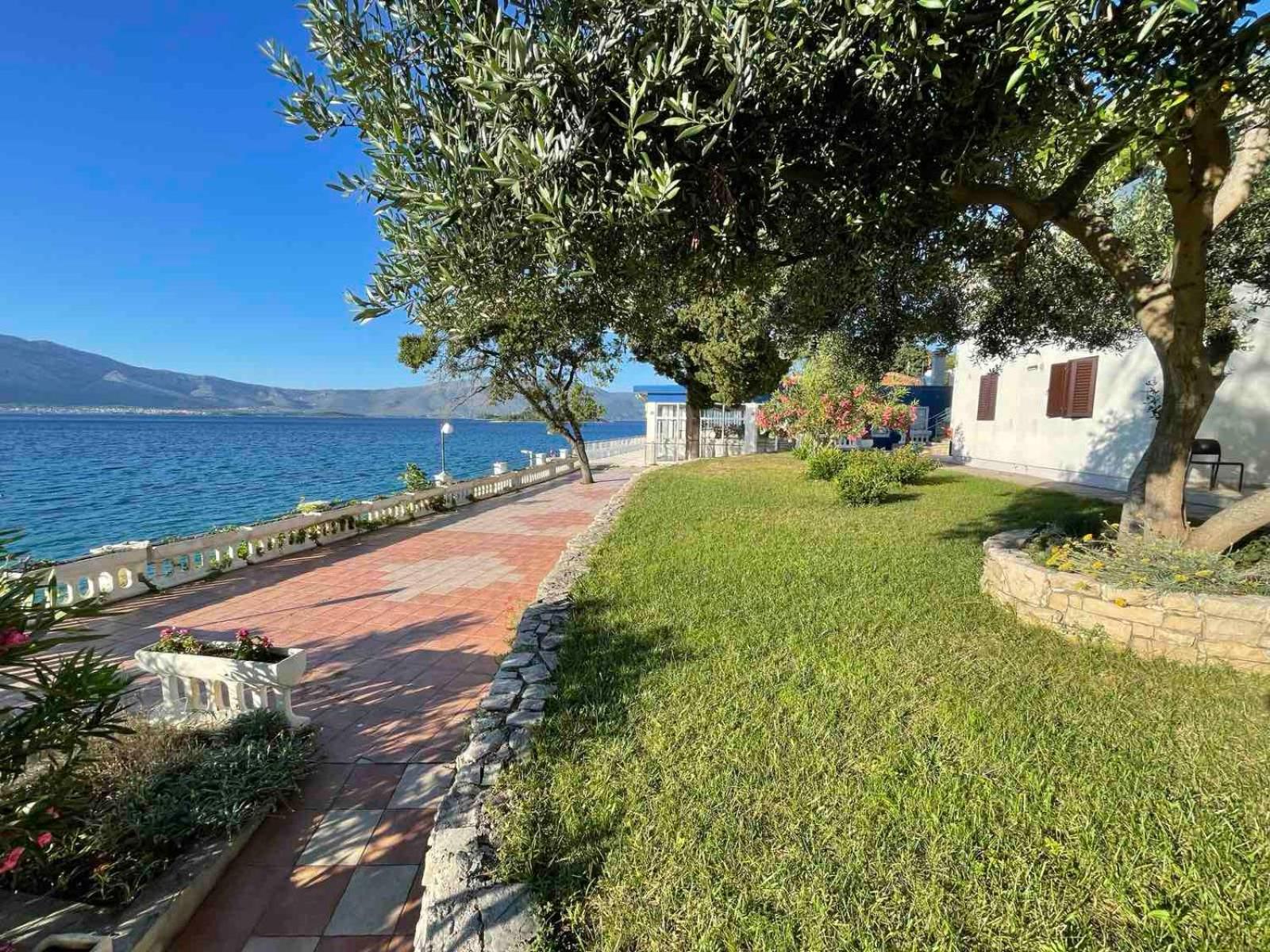 Apartment A2 - Prvi zal